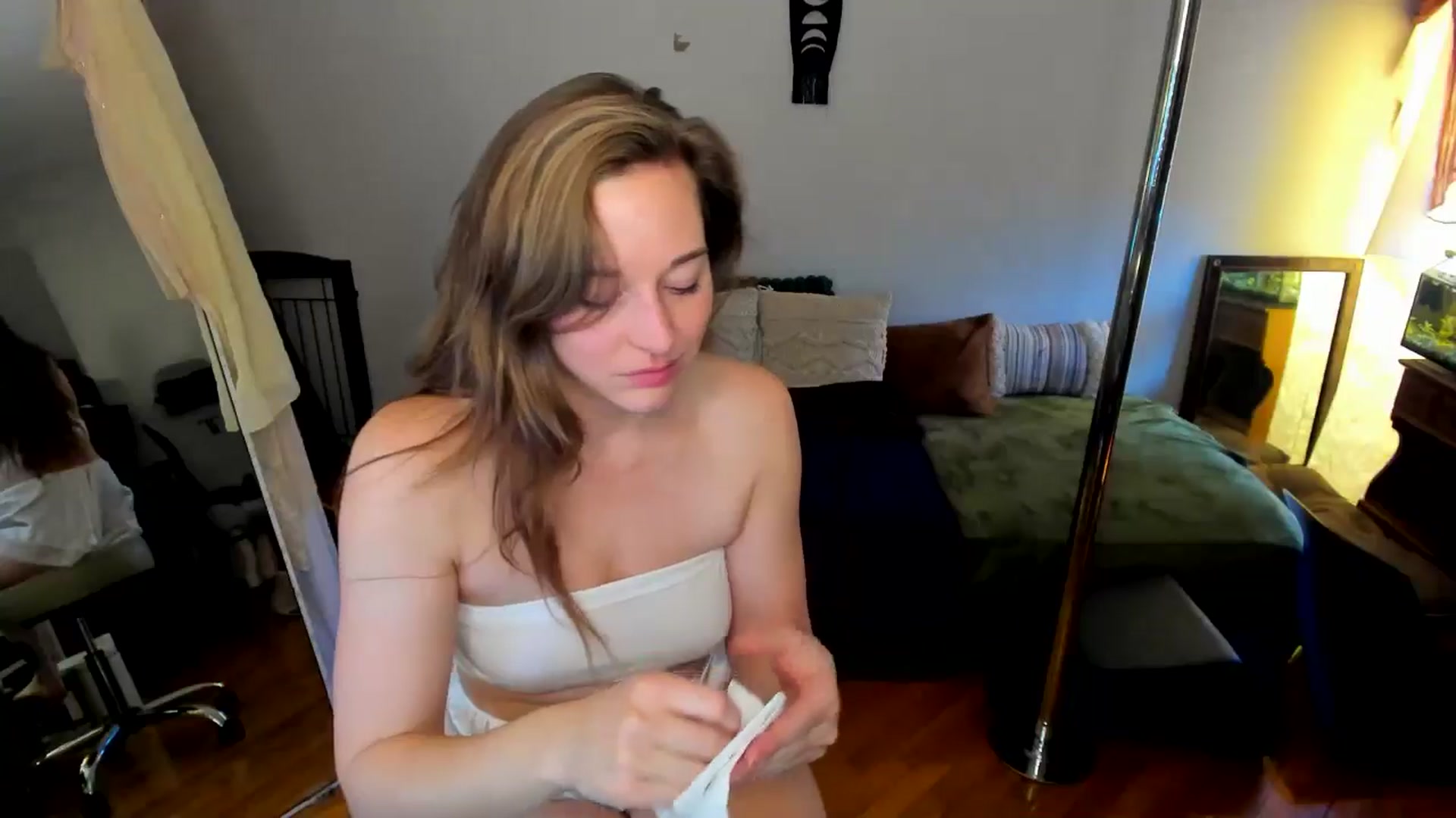 Gallery image thumbnail from She_is_Sam's myfreecams stream on, 12/14/2024, 06:56 image 6 of 20