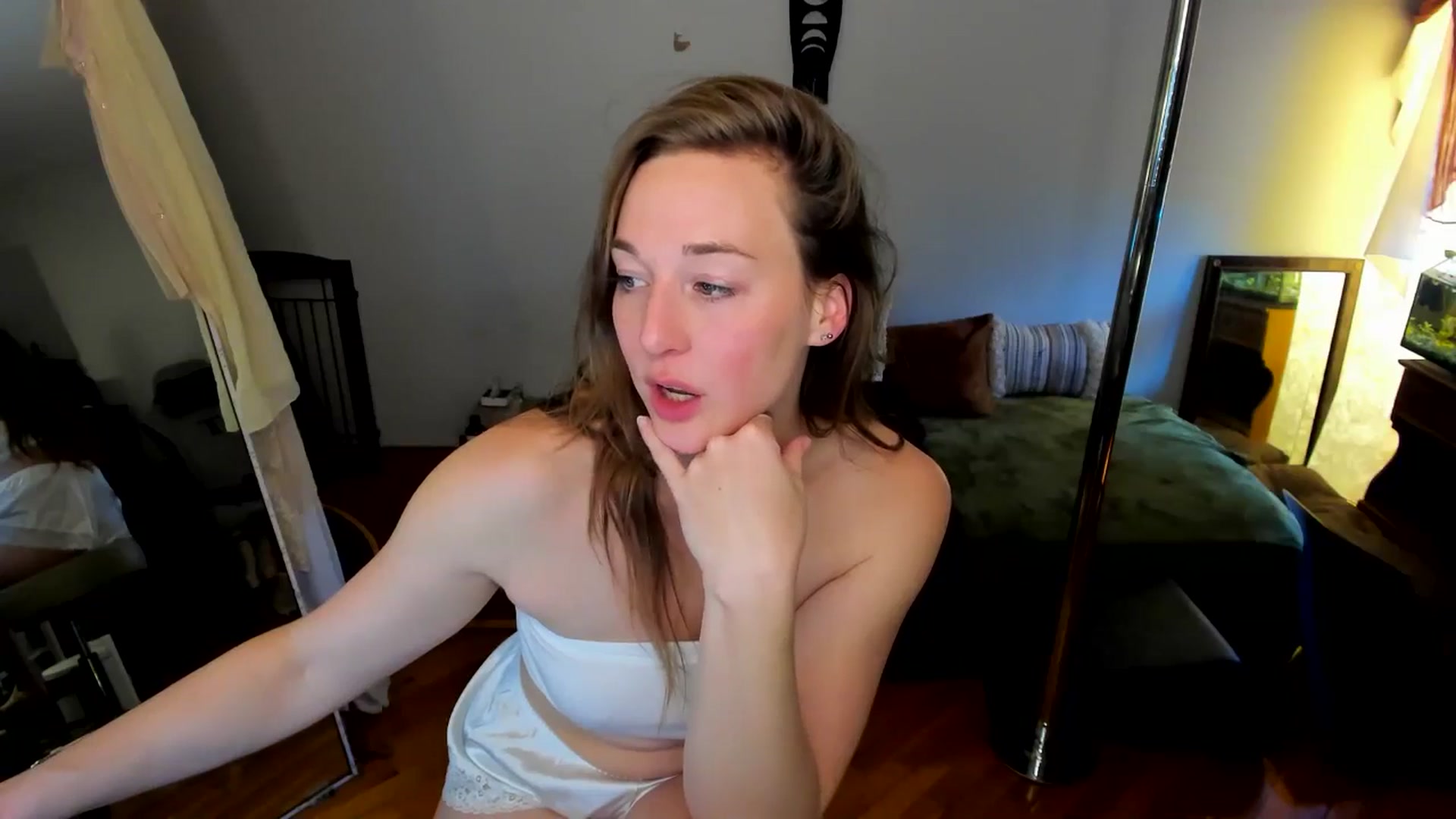 Gallery image thumbnail from She_is_Sam's myfreecams stream on, 12/14/2024, 06:56 image 7 of 20