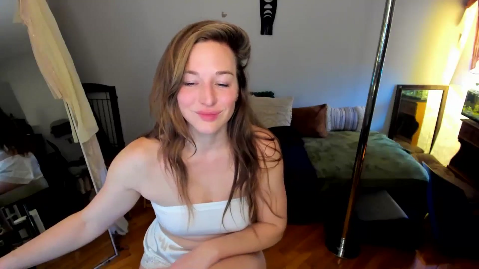 Gallery image thumbnail from She_is_Sam's myfreecams stream on, 12/14/2024, 06:56 image 9 of 20