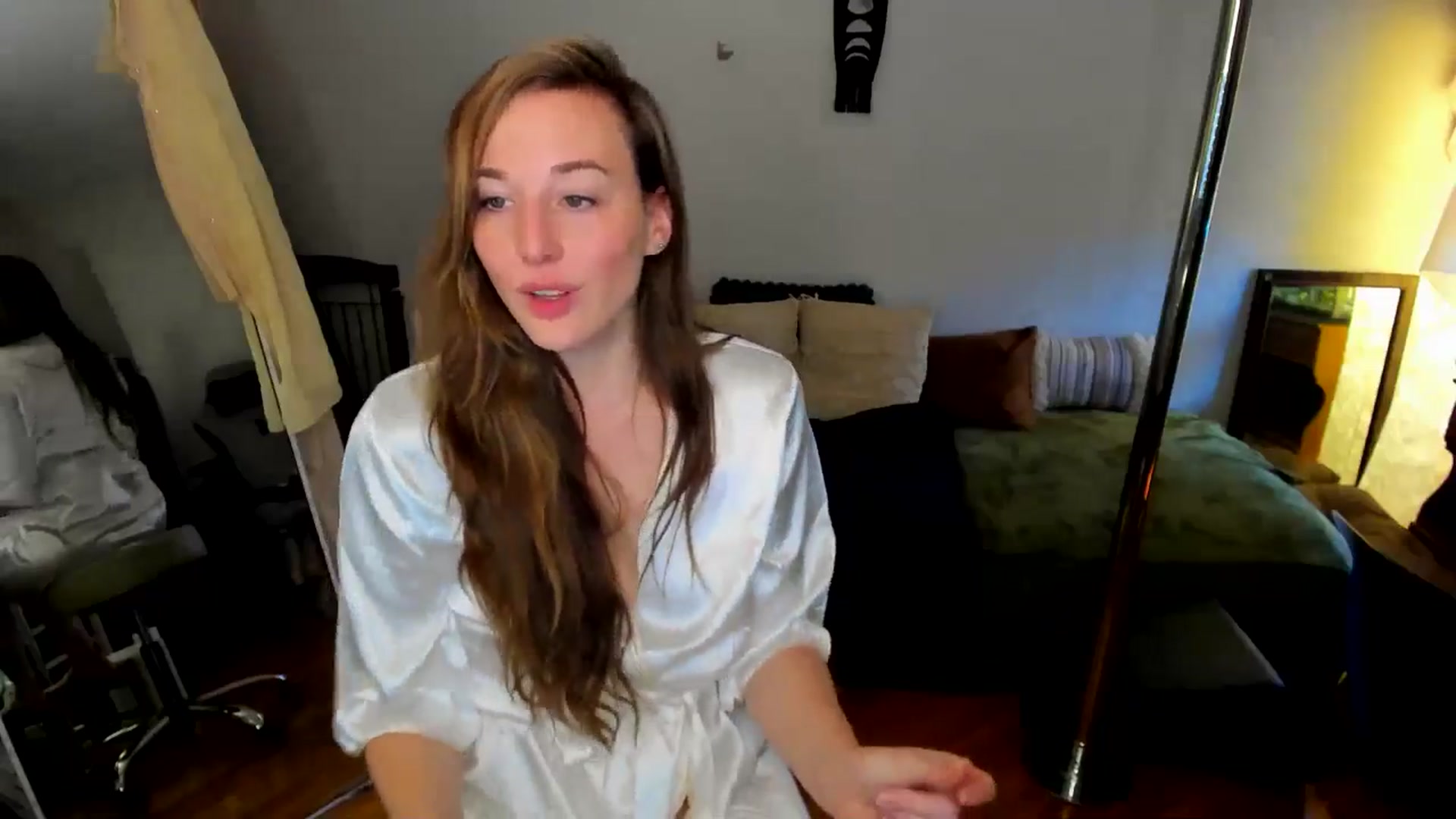 Gallery image thumbnail from She_is_Sam's myfreecams stream on, 12/14/2024, 07:22 image 12 of 20