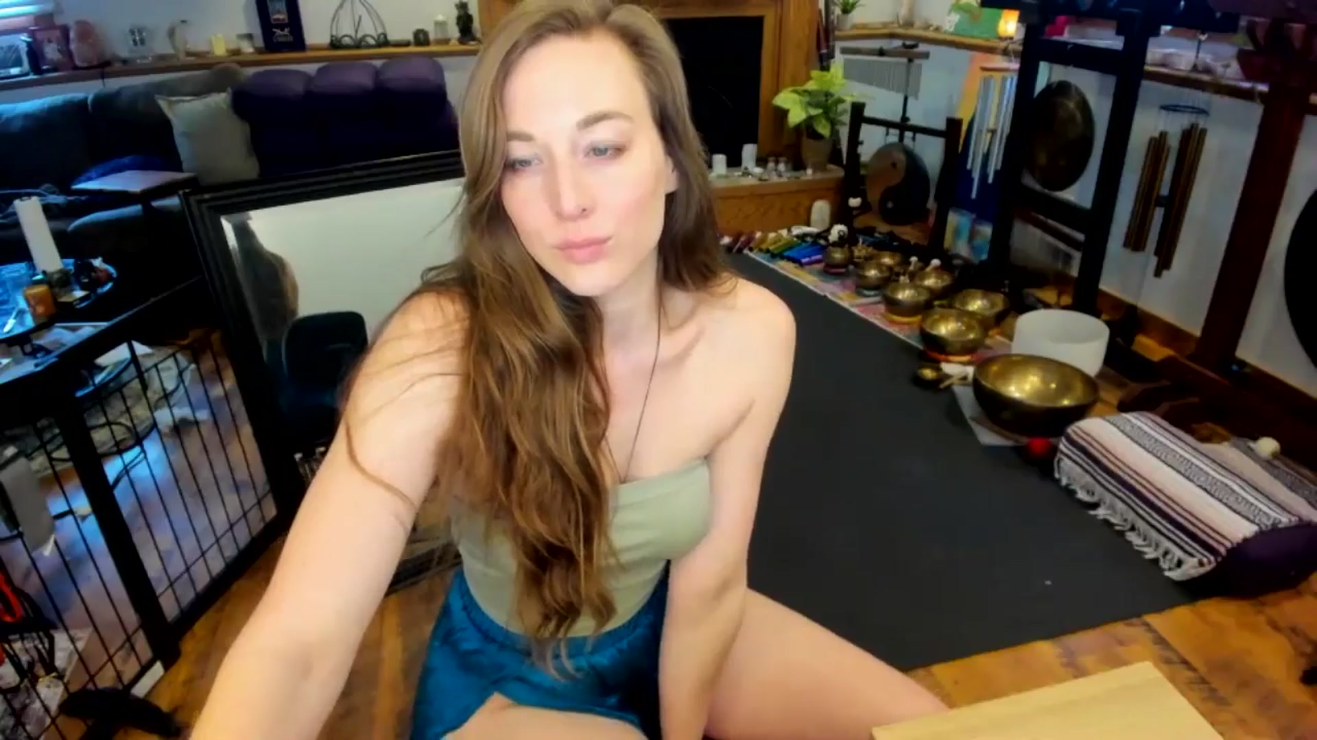 Gallery image thumbnail from She_is_Sam's myfreecams stream on, 02/28/2025, 19:18 image 14 of 20