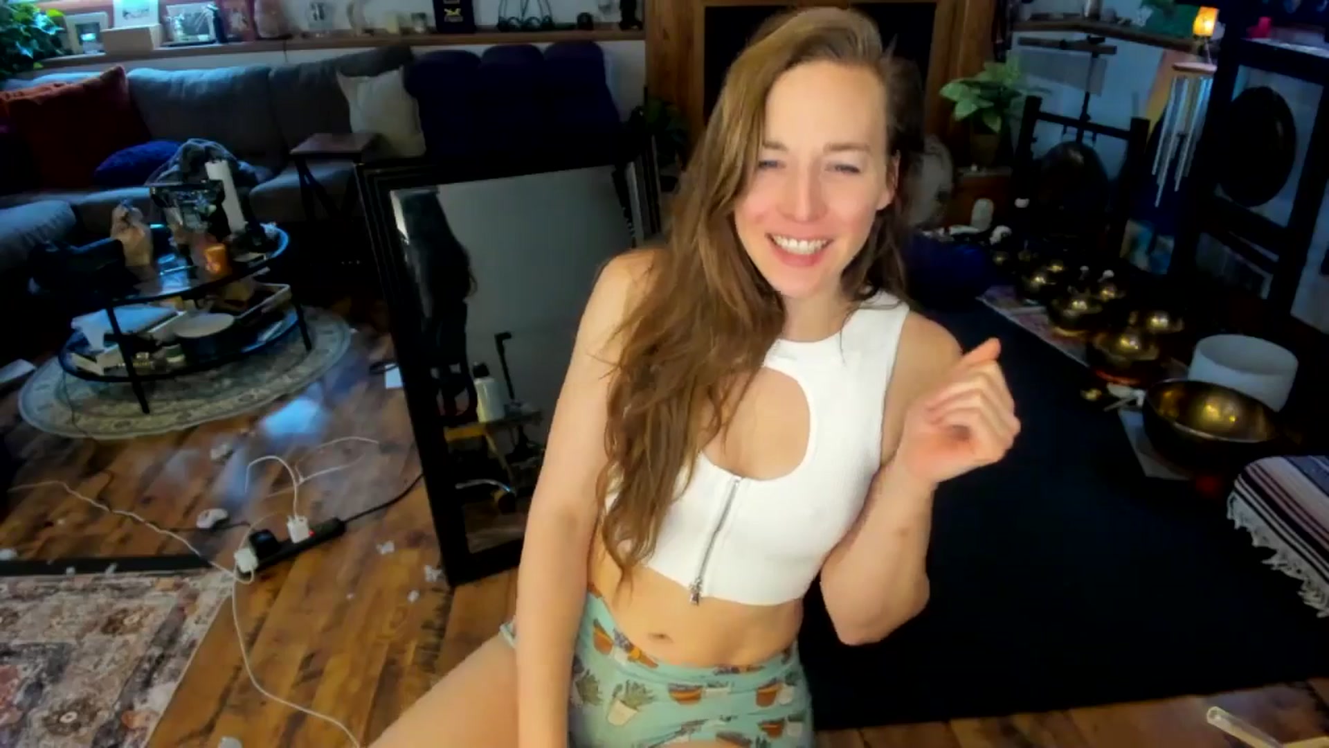 Gallery image thumbnail from She_is_Sam's myfreecams stream on, 03/03/2025, 17:51 image 6 of 20