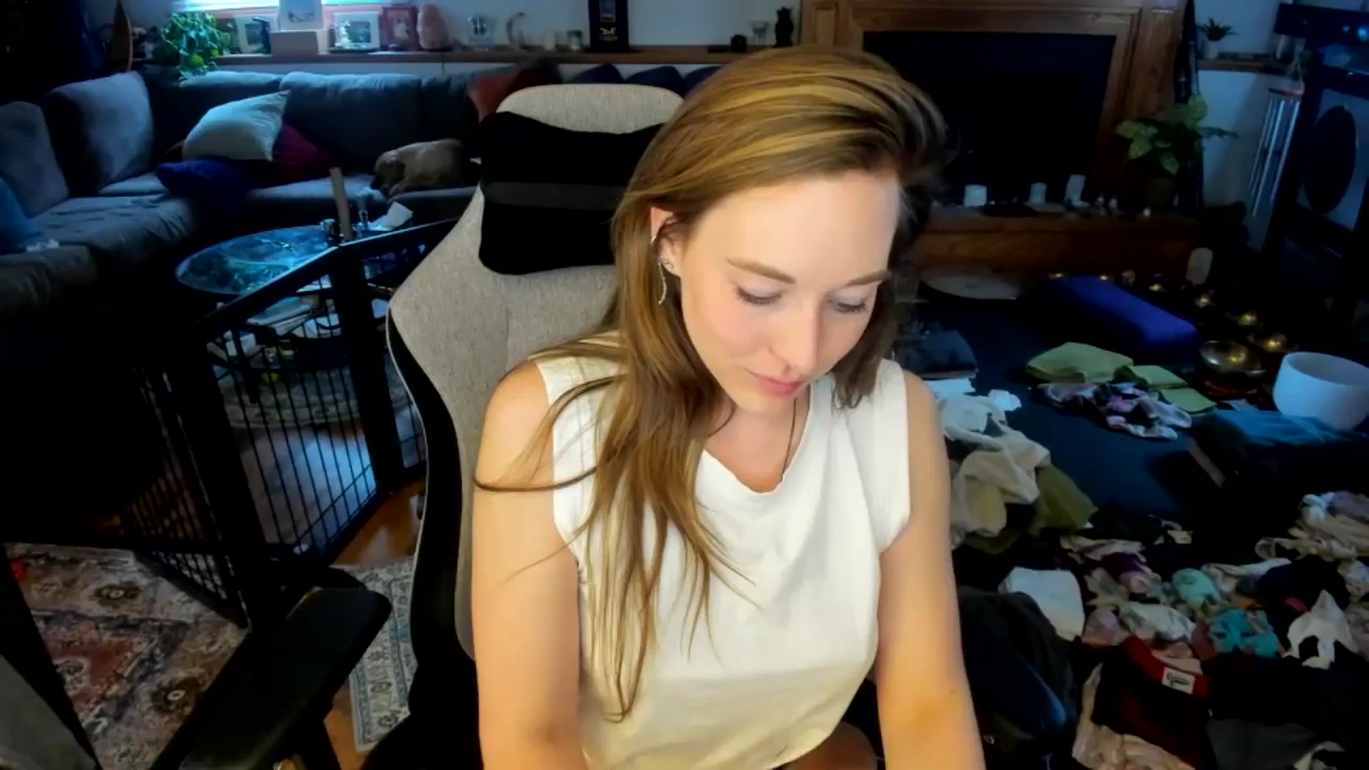Gallery image thumbnail from She_is_Sam's myfreecams stream on, 03/16/2025, 17:52 image 2 of 20