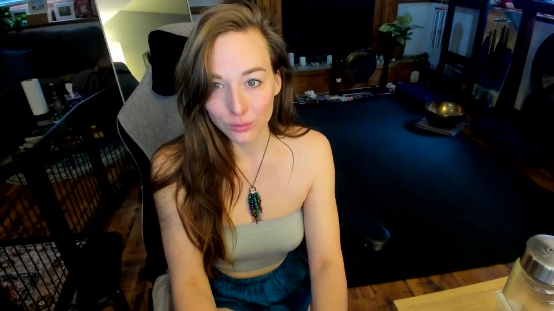 Gallery image thumbnail from She_is_Sam's myfreecams stream on, 03/28/2025, 17:03 image 9 of 20