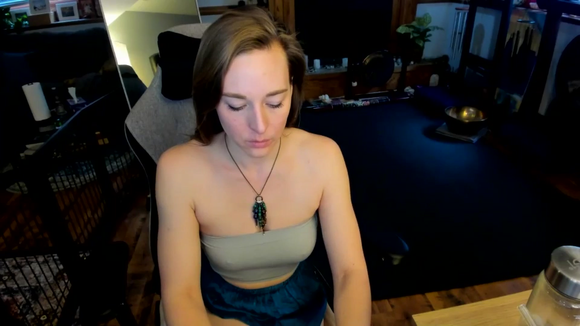 Gallery image thumbnail from She_is_Sam's myfreecams stream on, 03/28/2025, 17:03 image 10 of 20