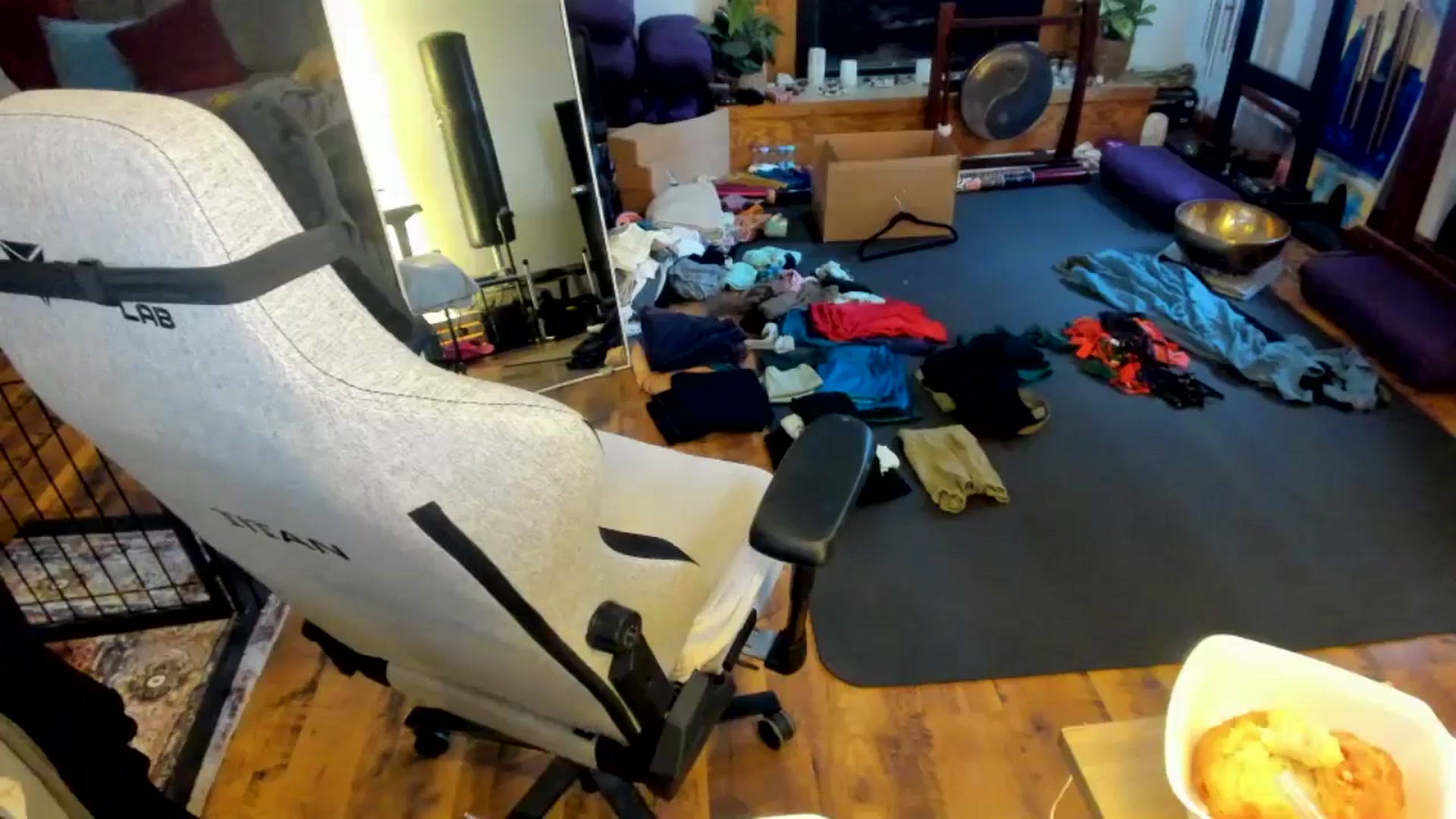 Gallery image thumbnail from She_is_Sam's myfreecams stream on, 03/28/2025, 17:36 image 4 of 20
