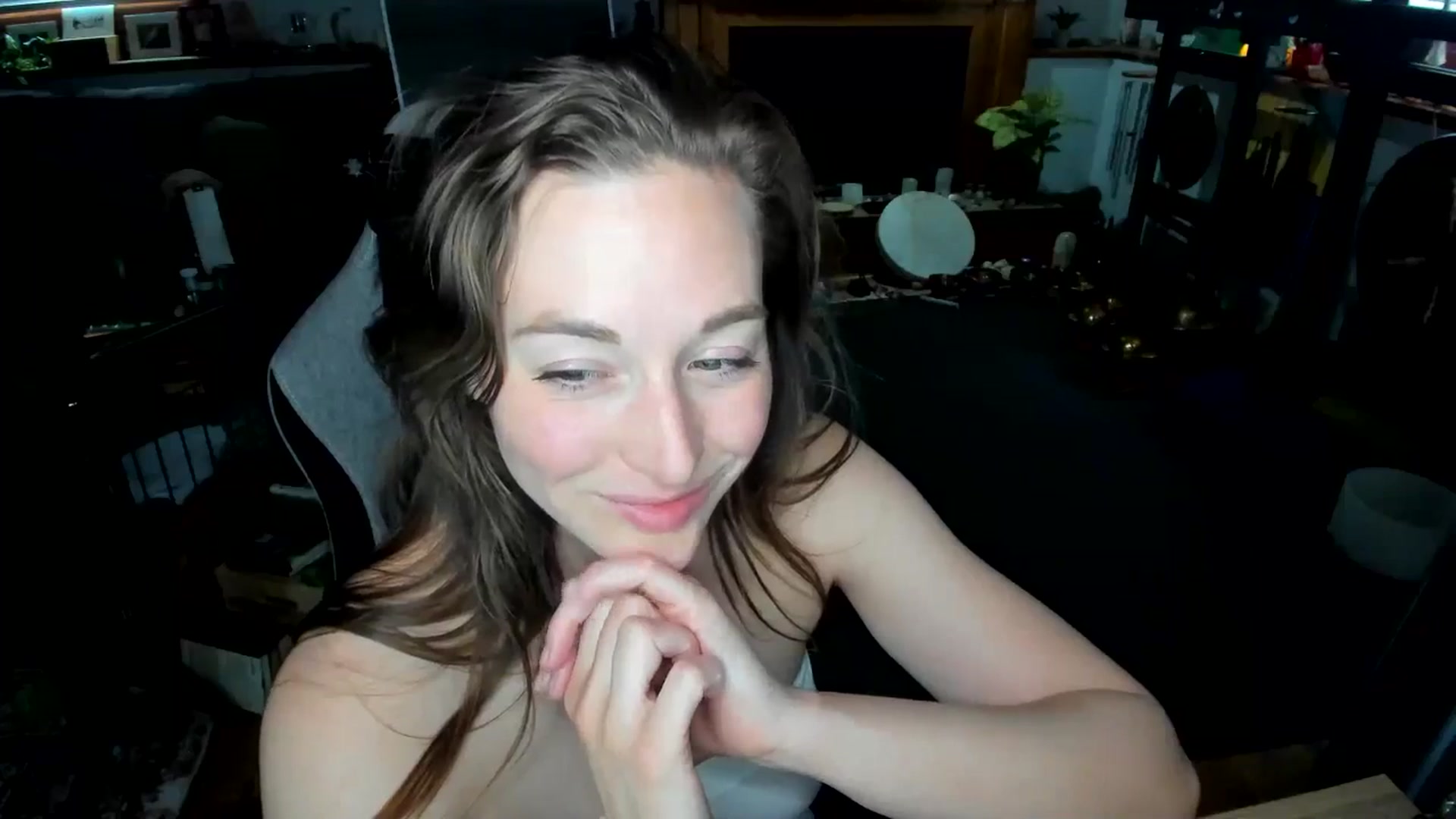 Gallery image thumbnail from She_is_Sam's myfreecams stream on, 04/17/2025, 19:19 image 3 of 20