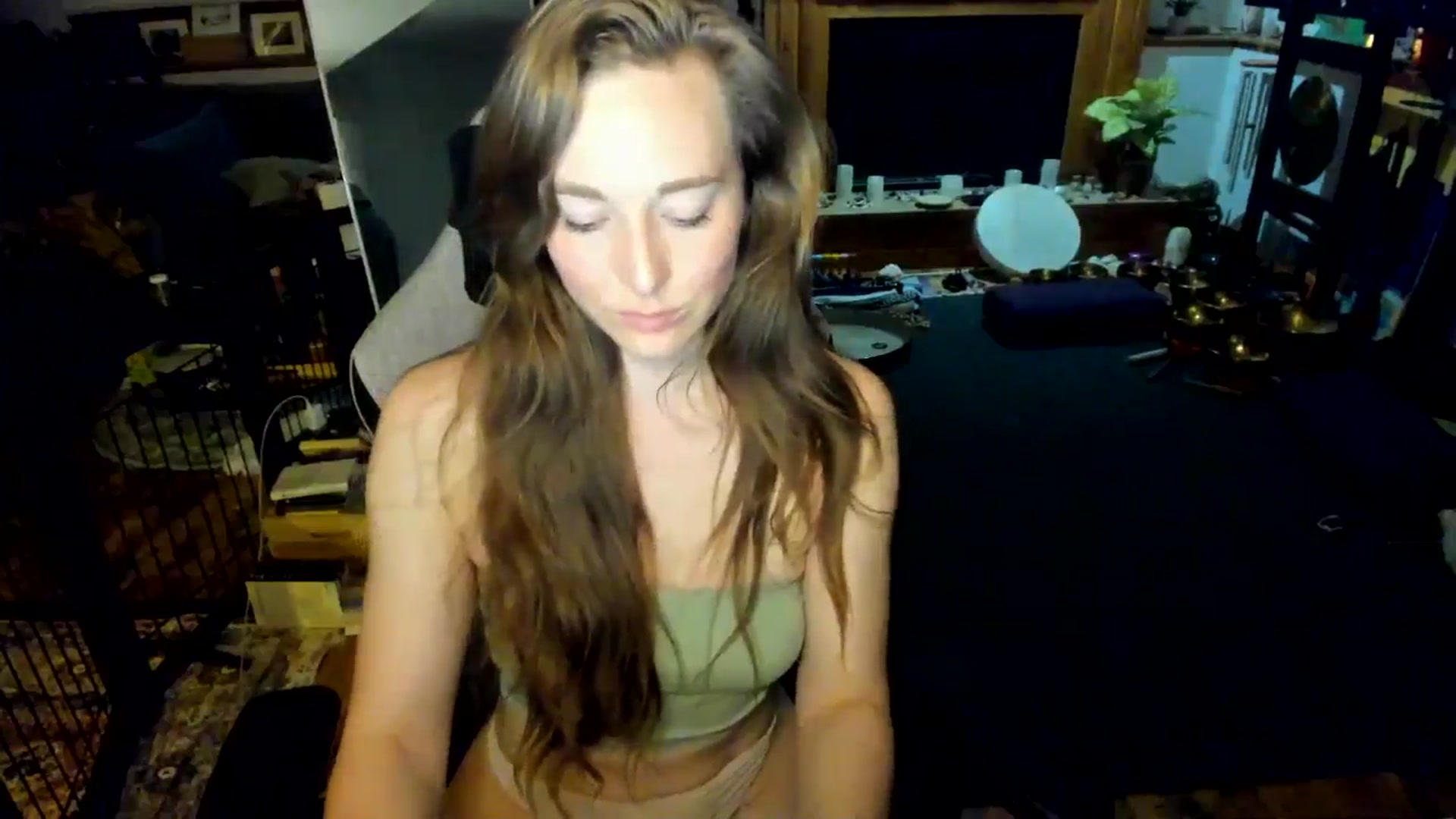Gallery image thumbnail from She_is_Sam's myfreecams stream on, 04/20/2025, 04:28 image 8 of 20
