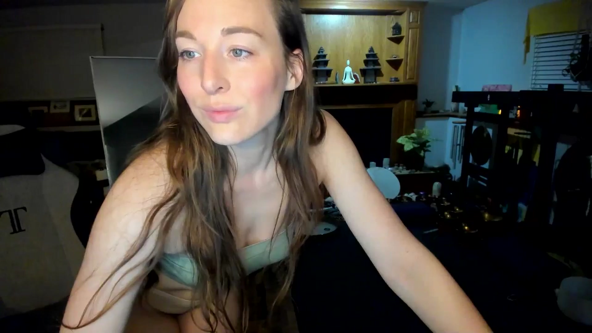 Gallery image thumbnail from She_is_Sam's myfreecams stream on, 04/20/2025, 04:28 image 3 of 20
