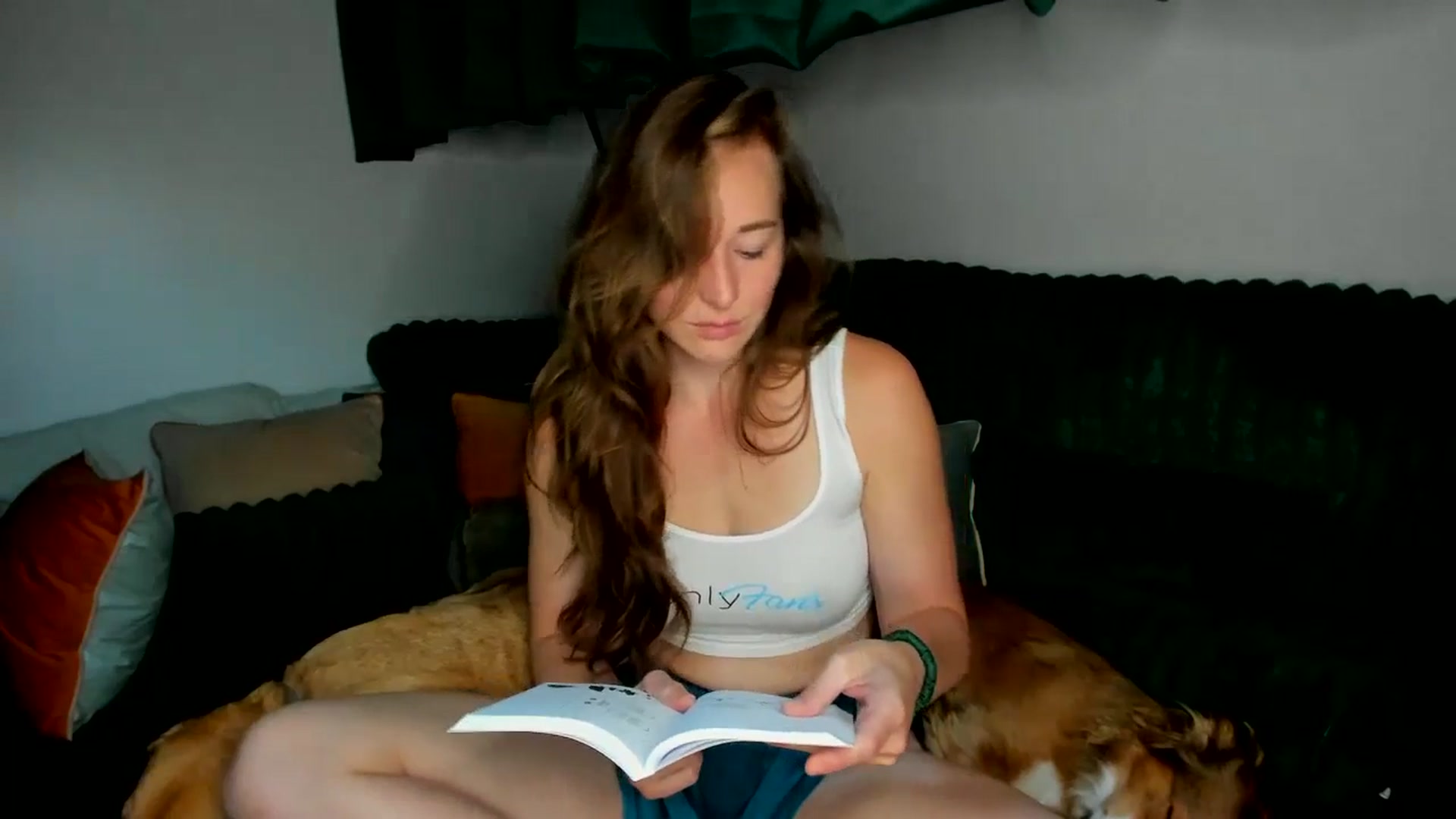 Gallery image thumbnail from She_is_Sam's myfreecams stream on, 09/27/2025, 17:35 image 12 of 20