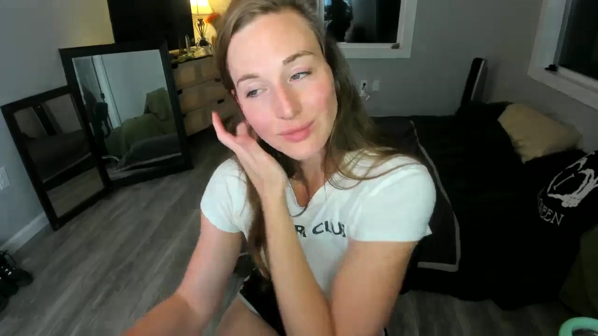 Gallery image thumbnail from She_is_Sam's myfreecams stream on, 10/25/2025, 04:14 image 9 of 20