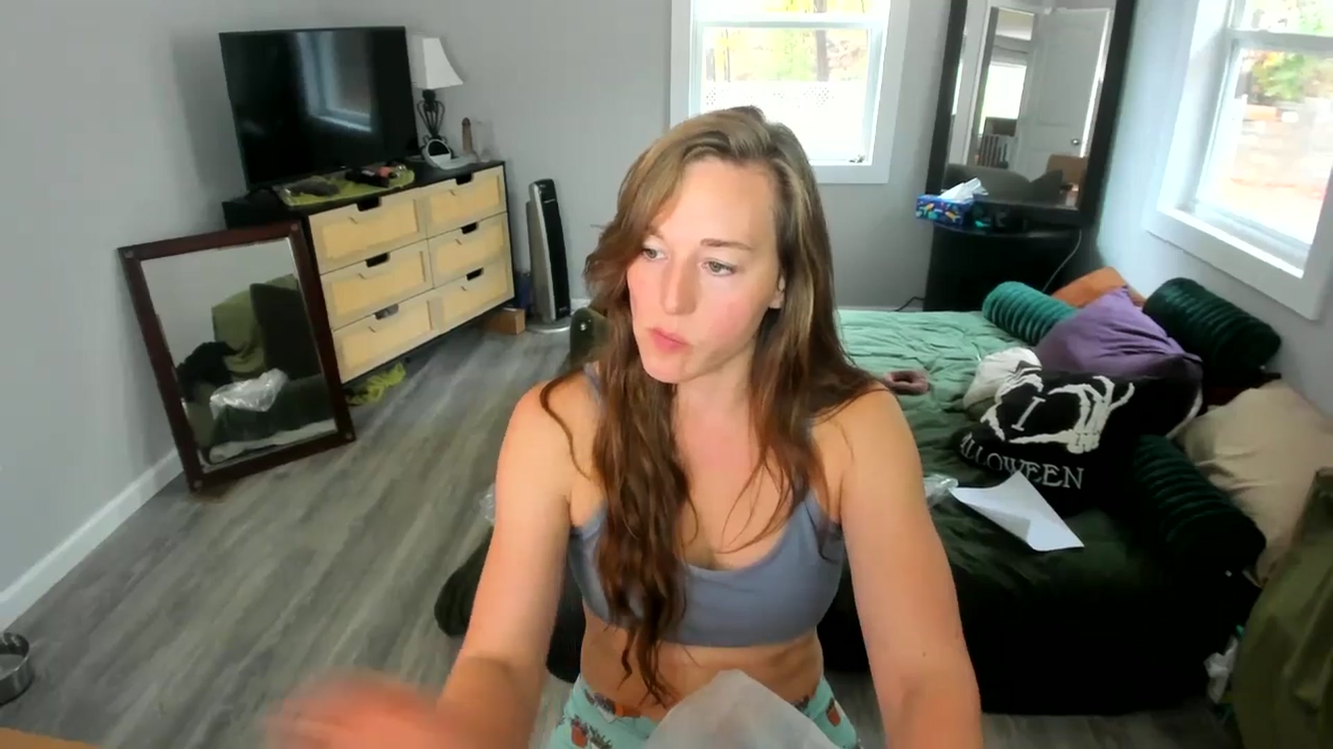 Gallery image thumbnail from She_is_Sam's myfreecams stream on, 10/27/2025, 17:47 image 13 of 20
