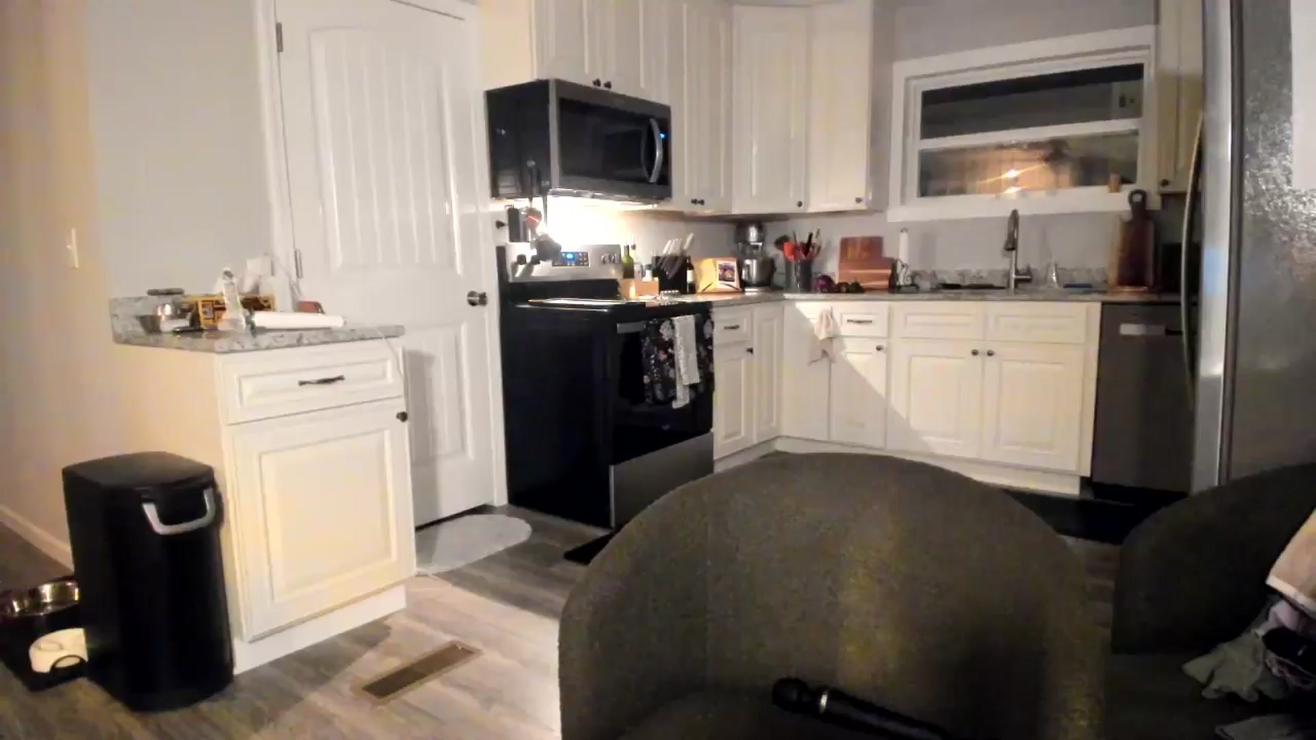 Gallery image thumbnail from She_is_Sam's myfreecams stream on, 11/15/2025, 04:13 image 14 of 20