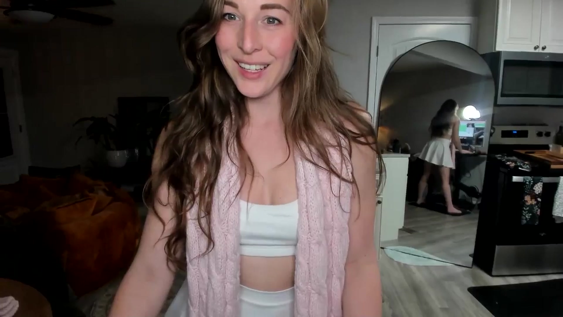 Gallery image thumbnail from She_is_Sam's myfreecams stream on, 12/21/2025, 03:32 image 4 of 20
