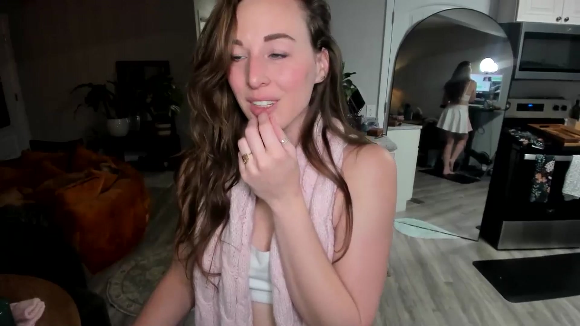 Gallery image thumbnail from She_is_Sam's myfreecams stream on, 12/21/2025, 03:32 image 12 of 20