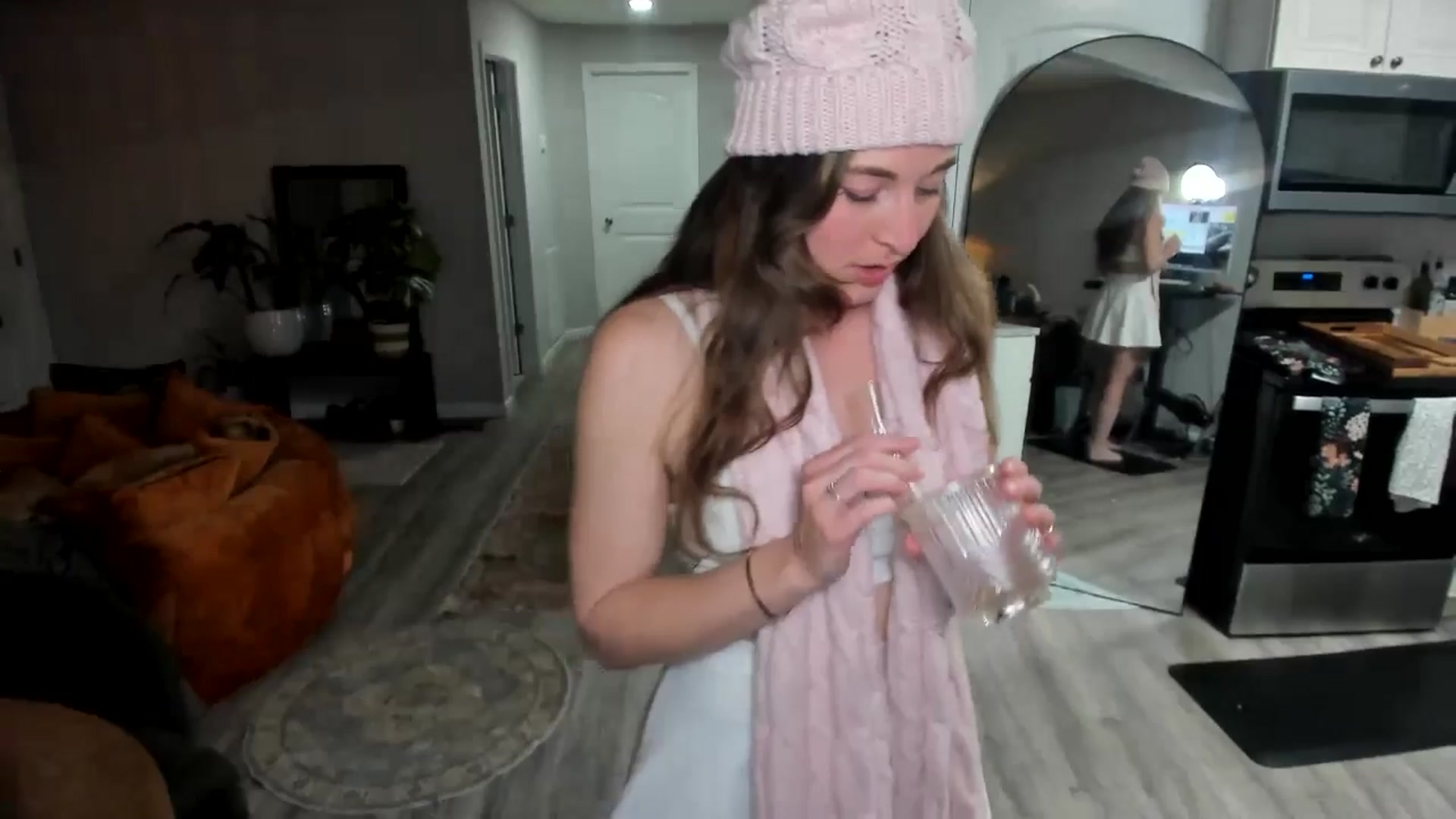 Gallery image thumbnail from She_is_Sam's myfreecams stream on, 12/21/2025, 03:32 image 18 of 20