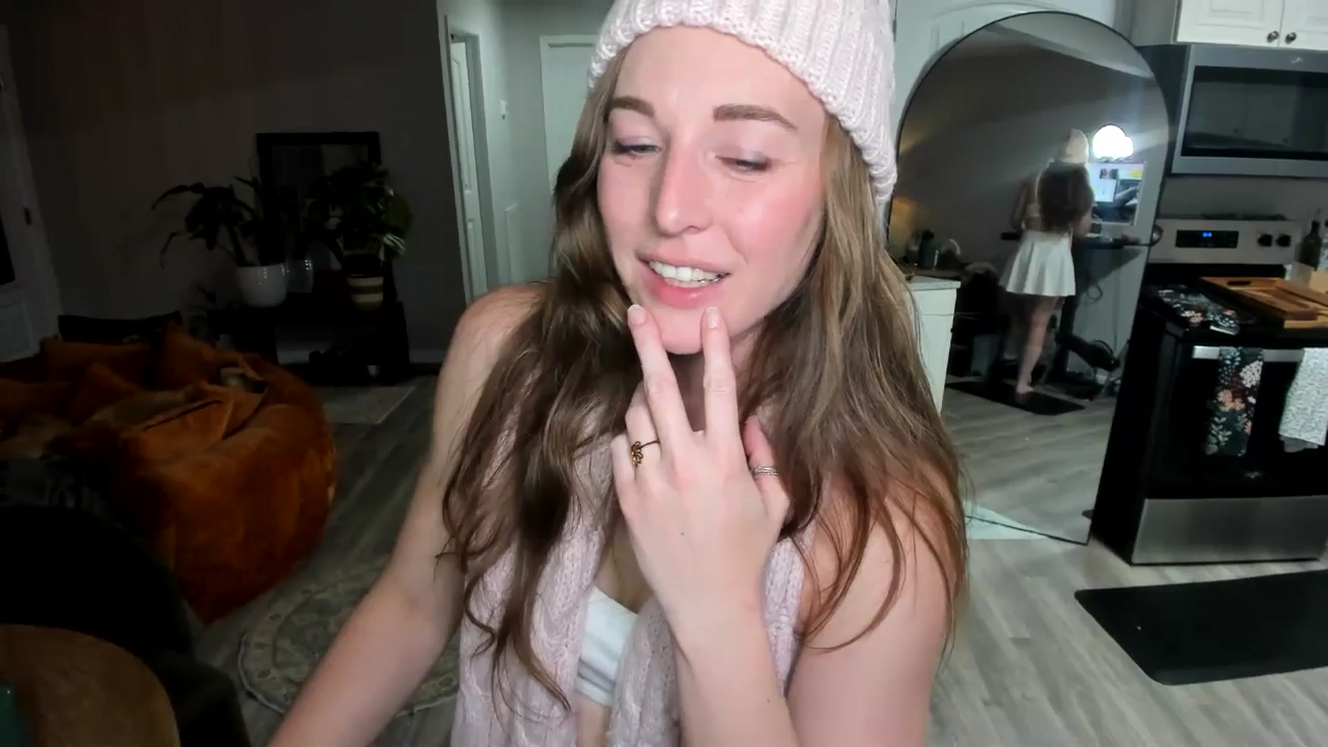 Gallery image thumbnail from She_is_Sam's myfreecams stream on, 12/21/2025, 03:32 image 15 of 20