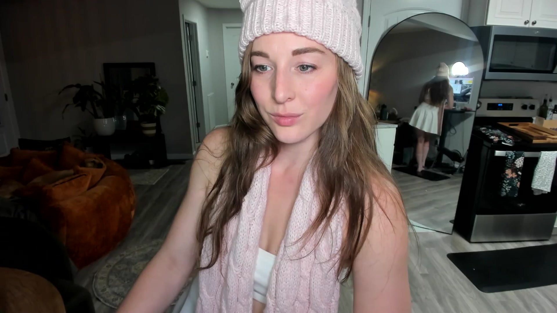 Gallery image thumbnail from She_is_Sam's myfreecams stream on, 12/21/2025, 03:32 image 17 of 20