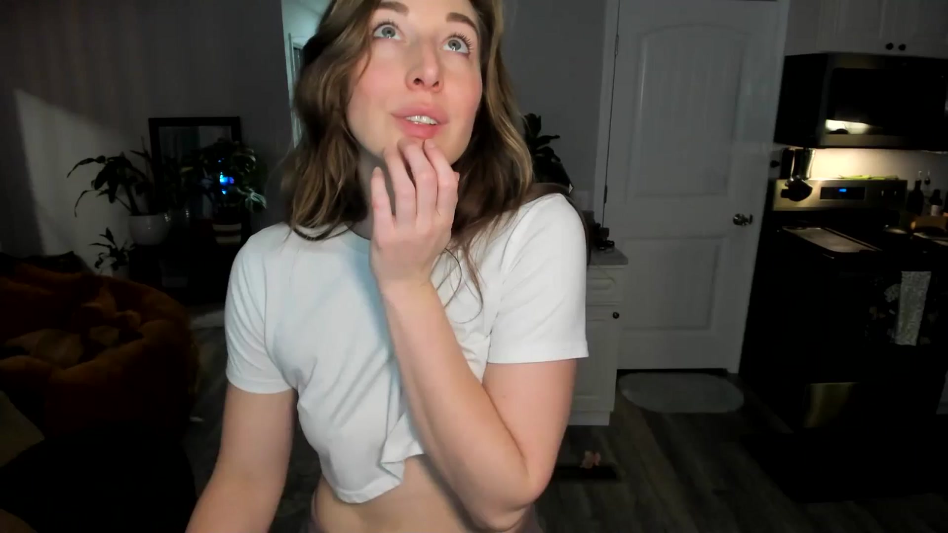 Gallery image thumbnail from She_is_Sam's myfreecams stream on, 12/23/2025, 04:41 image 15 of 20