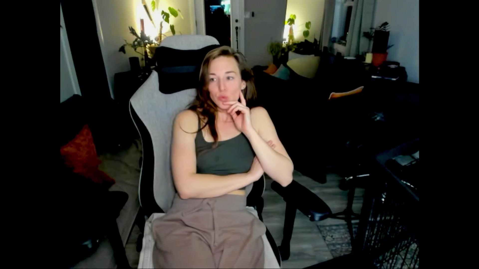 Gallery image thumbnail from She_is_Sam's myfreecams stream on, 02/23/2026, 03:51 image 9 of 20