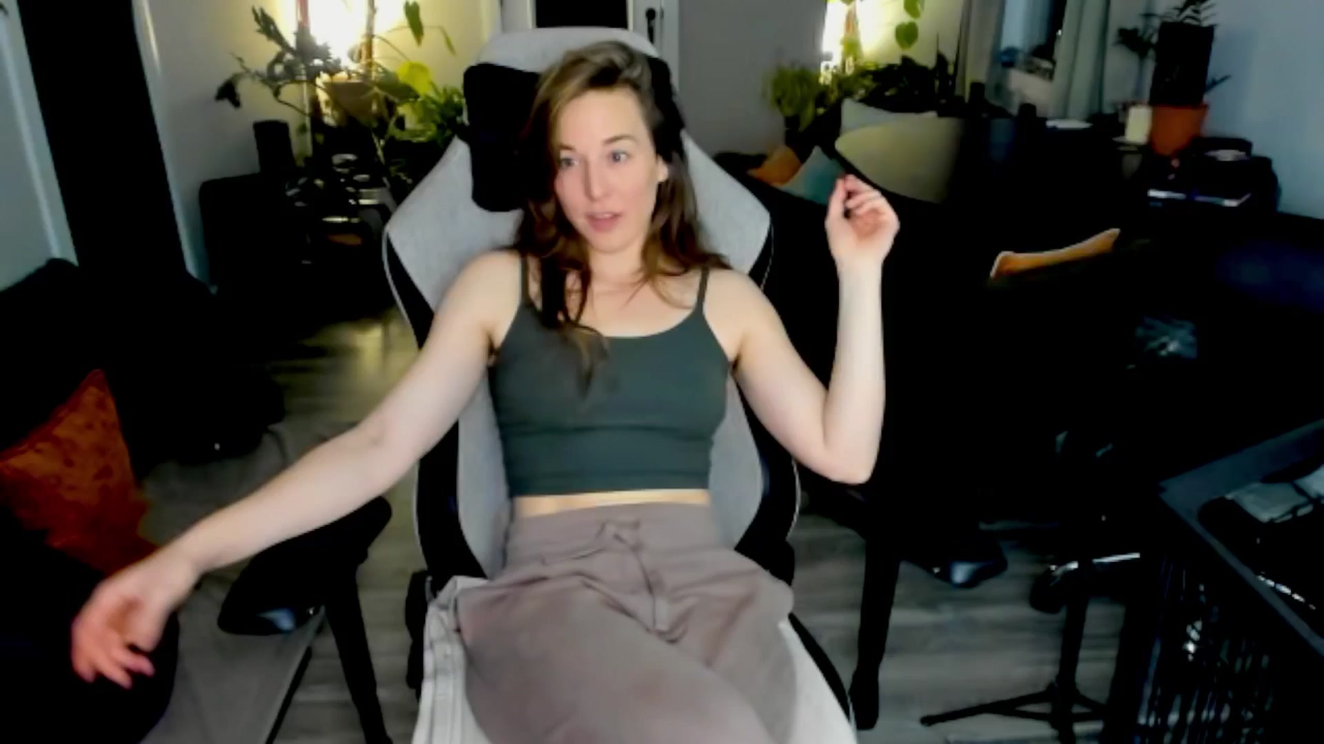 Gallery image thumbnail from She_is_Sam's myfreecams stream on, 02/23/2026, 03:51 image 16 of 20