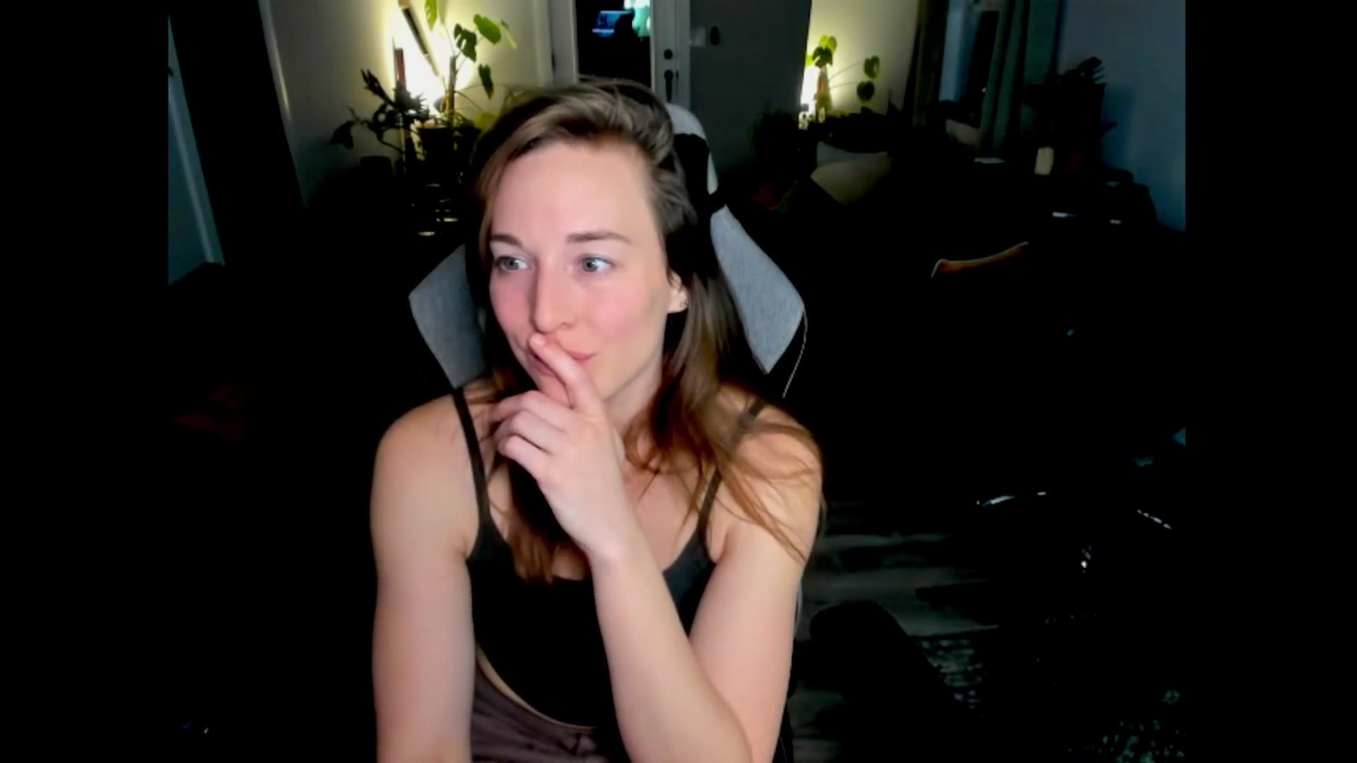 Gallery image thumbnail from She_is_Sam's myfreecams stream on, 02/23/2026, 04:15 image 12 of 20