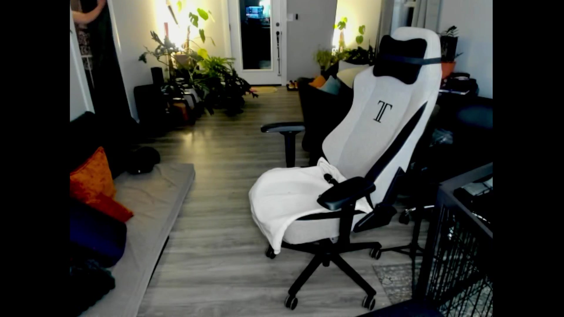 Gallery image thumbnail from She_is_Sam's myfreecams stream on, 02/23/2026, 04:15 image 9 of 20