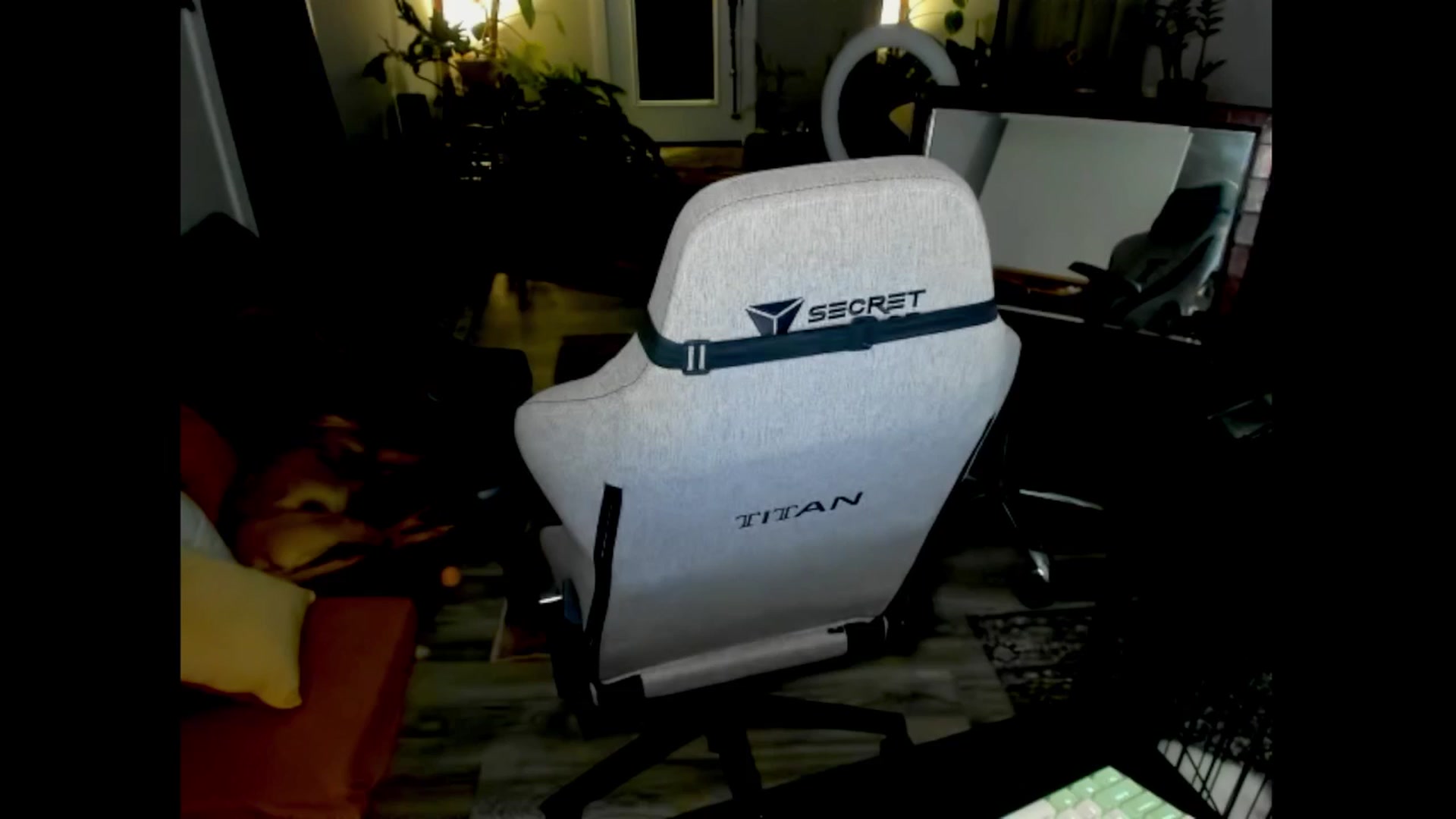 Gallery image thumbnail from She_is_Sam's myfreecams stream on, 02/25/2026, 04:31 image 16 of 20