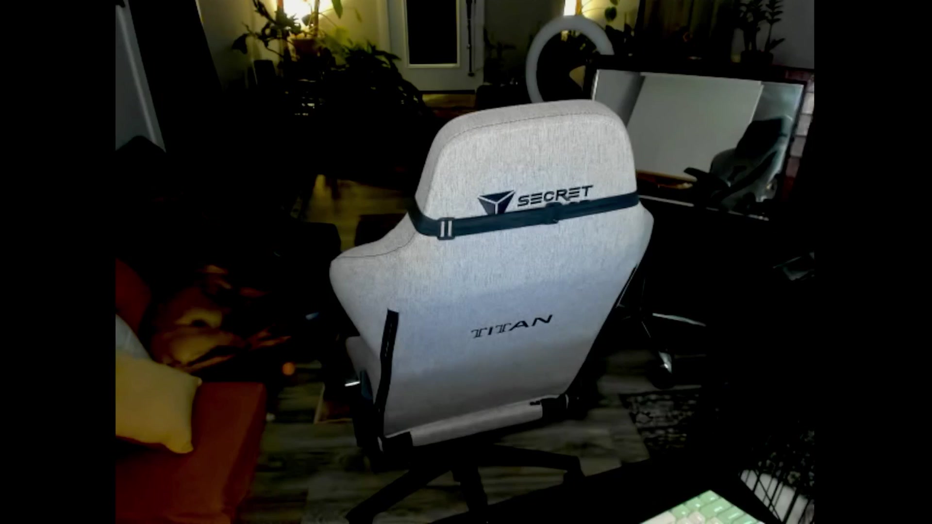 Gallery image thumbnail from She_is_Sam's myfreecams stream on, 02/25/2026, 04:31 image 15 of 20