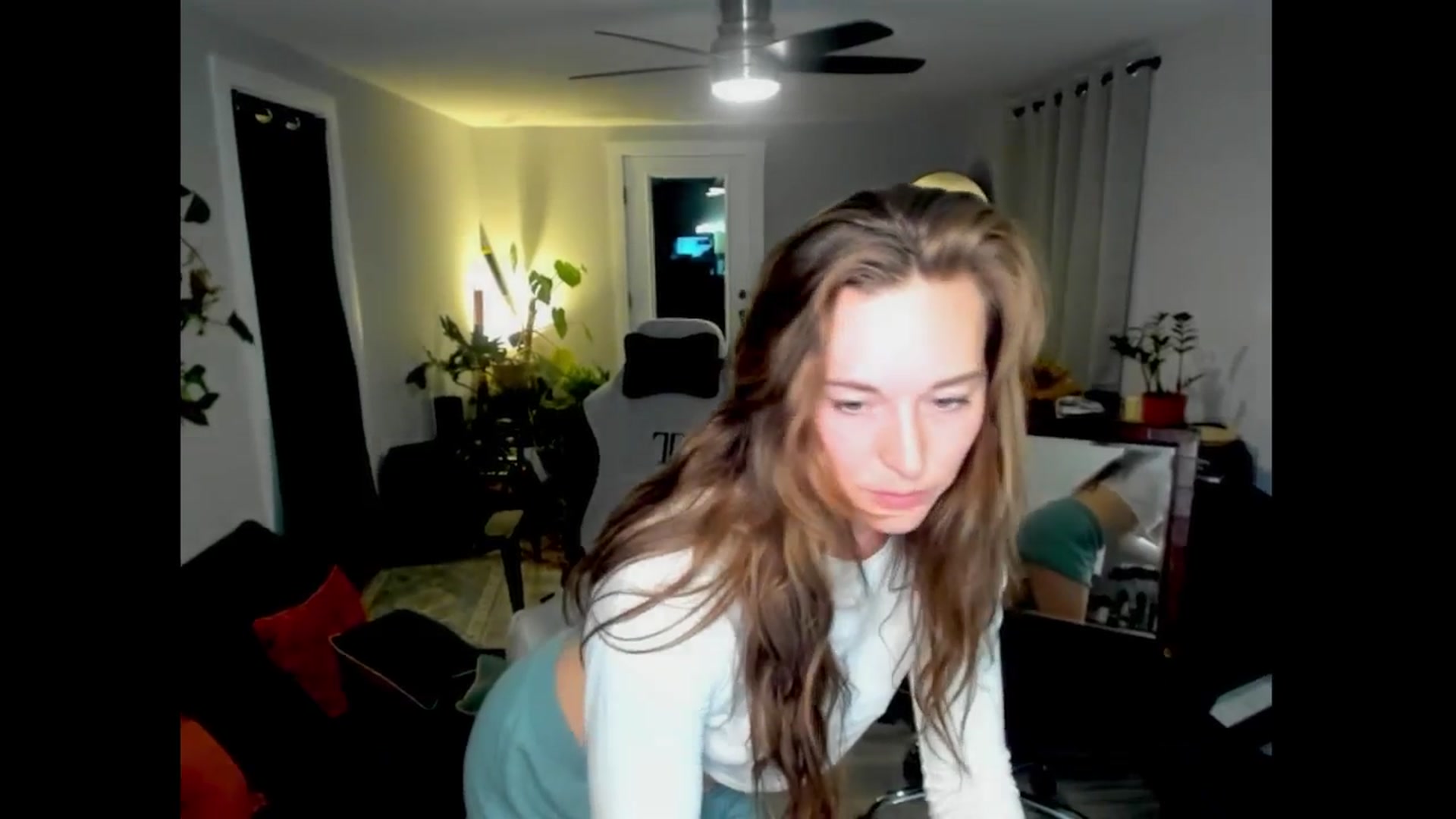 Gallery image thumbnail from She_is_Sam's myfreecams stream on, 02/25/2026, 07:27 image 18 of 20