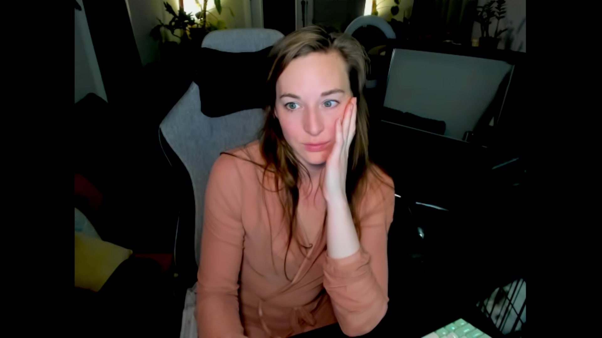 Gallery image thumbnail from She_is_Sam's myfreecams stream on, 02/25/2026, 07:27 image 7 of 20