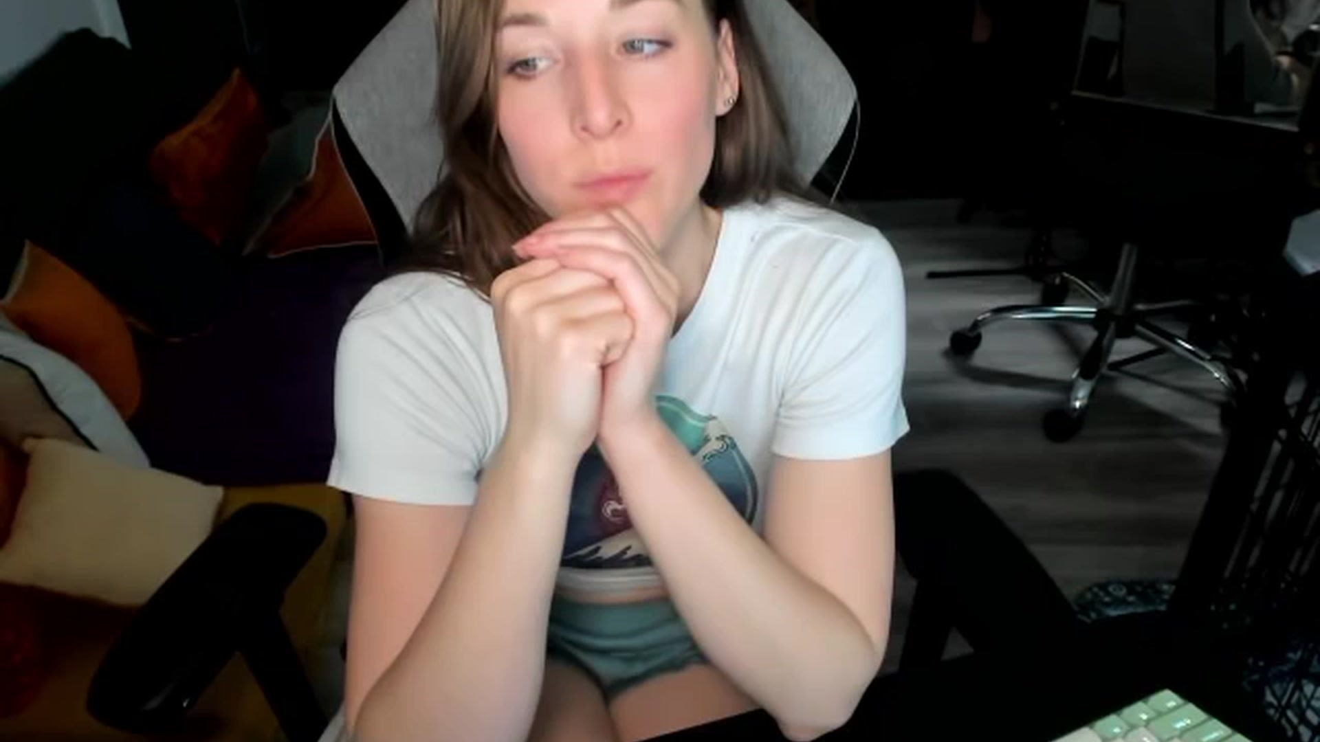 Gallery image thumbnail from She_is_Sam's myfreecams stream on, 02/26/2026, 05:15 image 4 of 20
