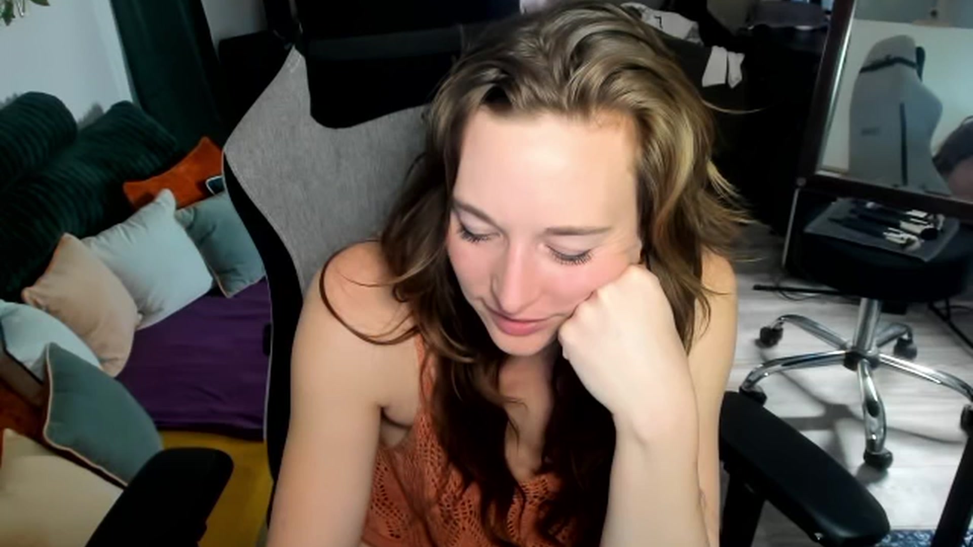 Gallery image thumbnail from She_is_Sam's myfreecams stream on, 02/27/2026, 22:23 image 17 of 20