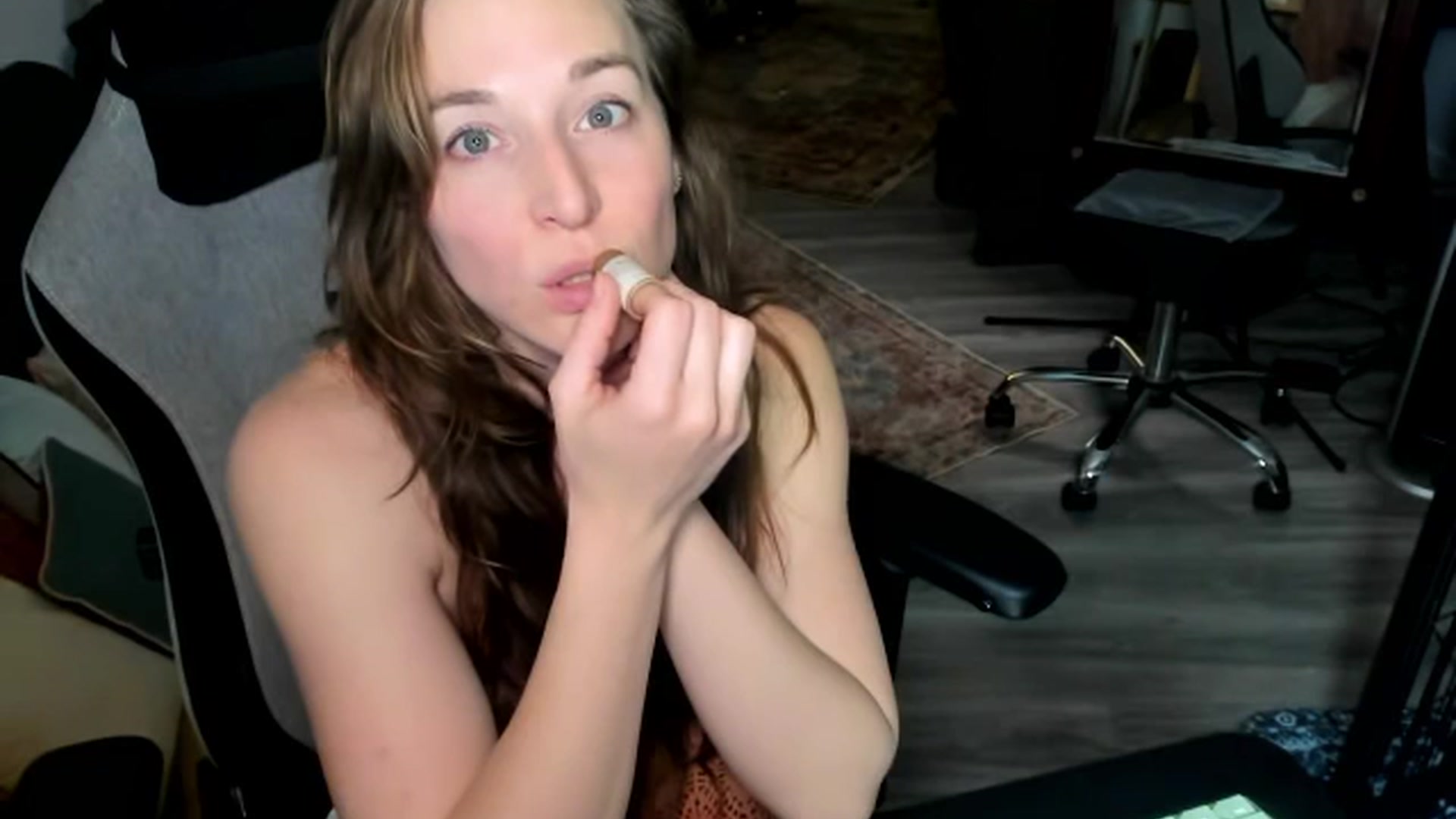 Gallery image thumbnail from She_is_Sam's myfreecams stream on, 02/28/2026, 06:54 image 16 of 20