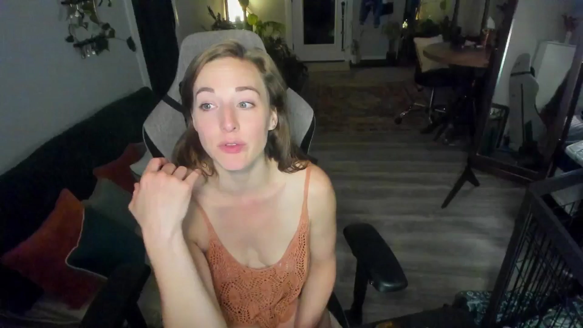 Gallery image thumbnail from She_is_Sam's myfreecams stream on, 03/22/2026, 06:35 image 11 of 20