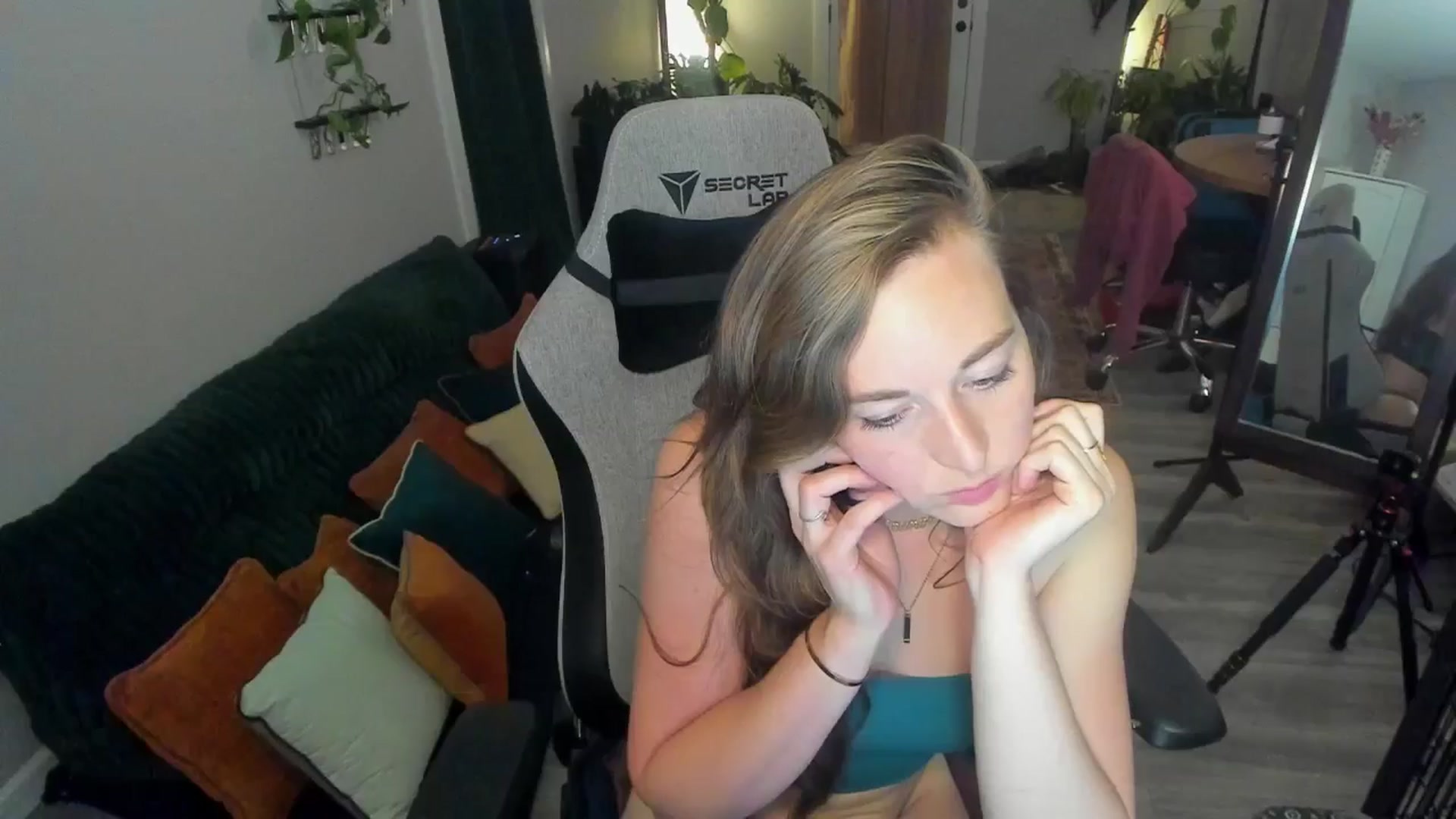 Gallery image thumbnail from She_is_Sam's myfreecams stream on, 04/23/2026, 03:13 image 20 of 20