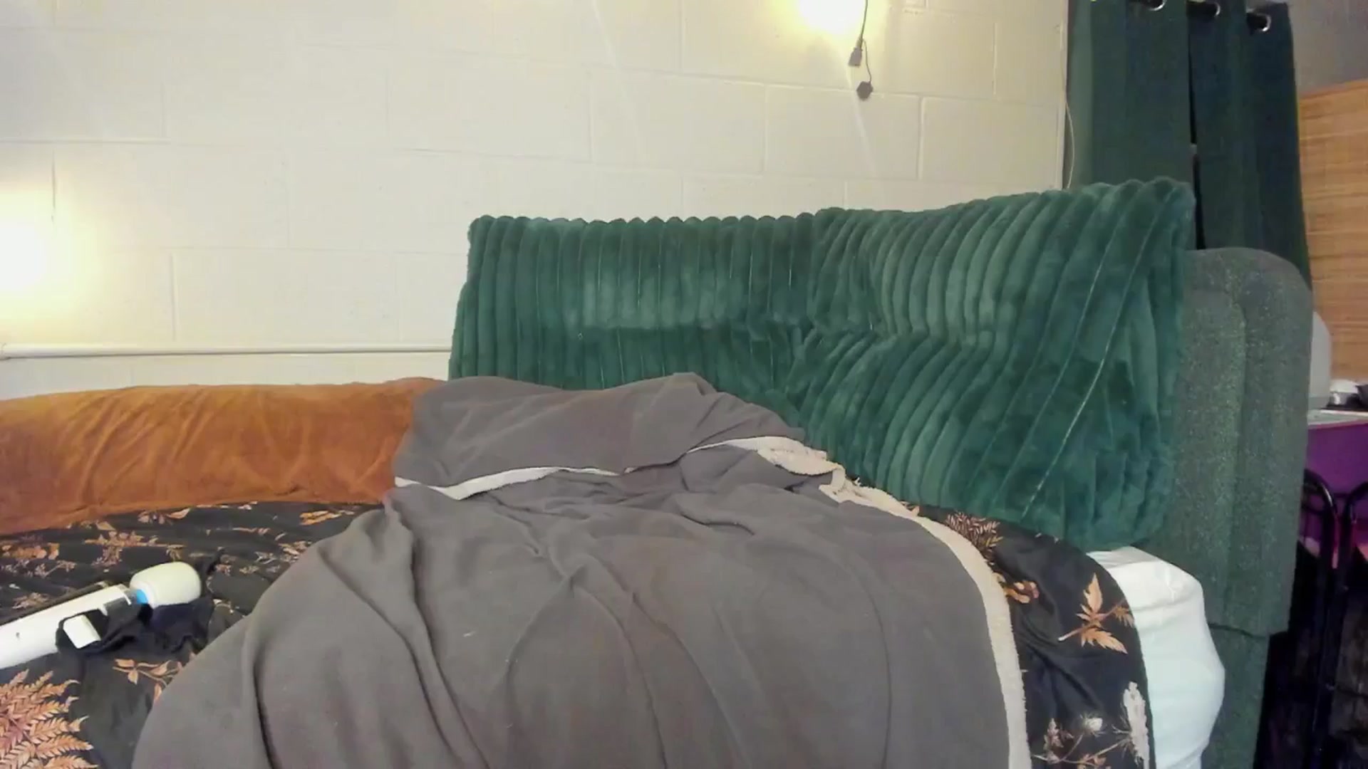 Gallery image thumbnail from She_is_Sam's myfreecams stream on, 04/25/2026, 02:37 image 2 of 20