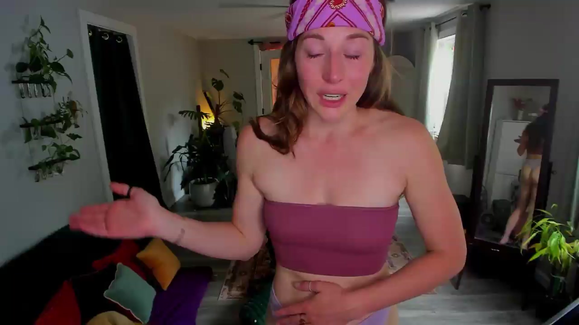 Gallery image thumbnail from She_is_Sam's myfreecams stream on, 05/22/2026, 16:44 image 14 of 20