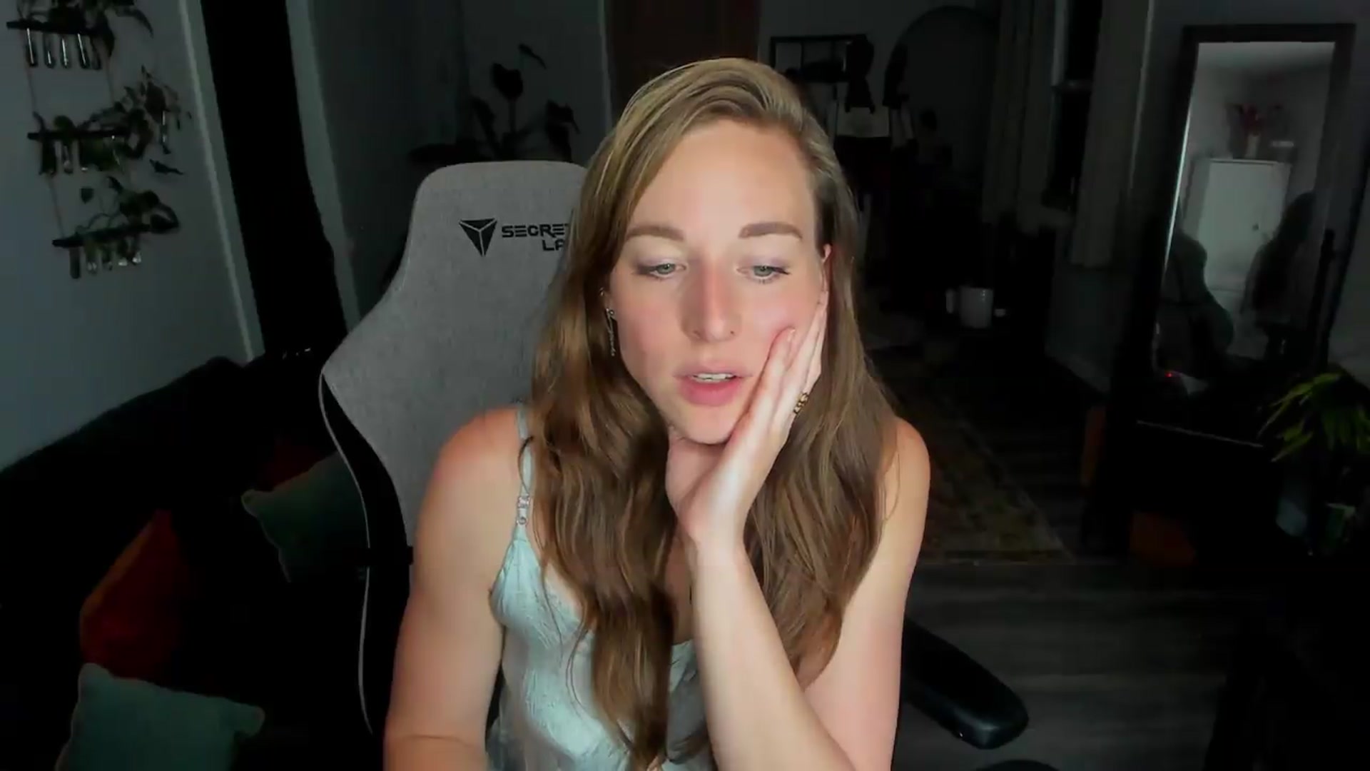 Gallery image thumbnail from She_is_Sam's myfreecams stream on, 05/24/2026, 05:13 image 18 of 20