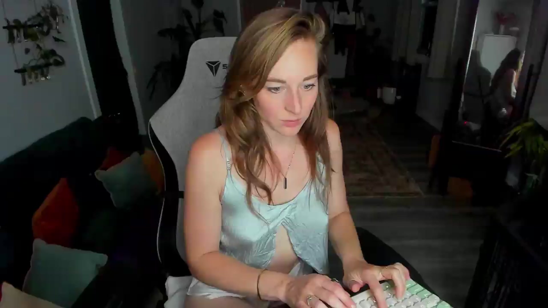Gallery image thumbnail from She_is_Sam's myfreecams stream on, 05/24/2026, 05:13 image 1 of 20