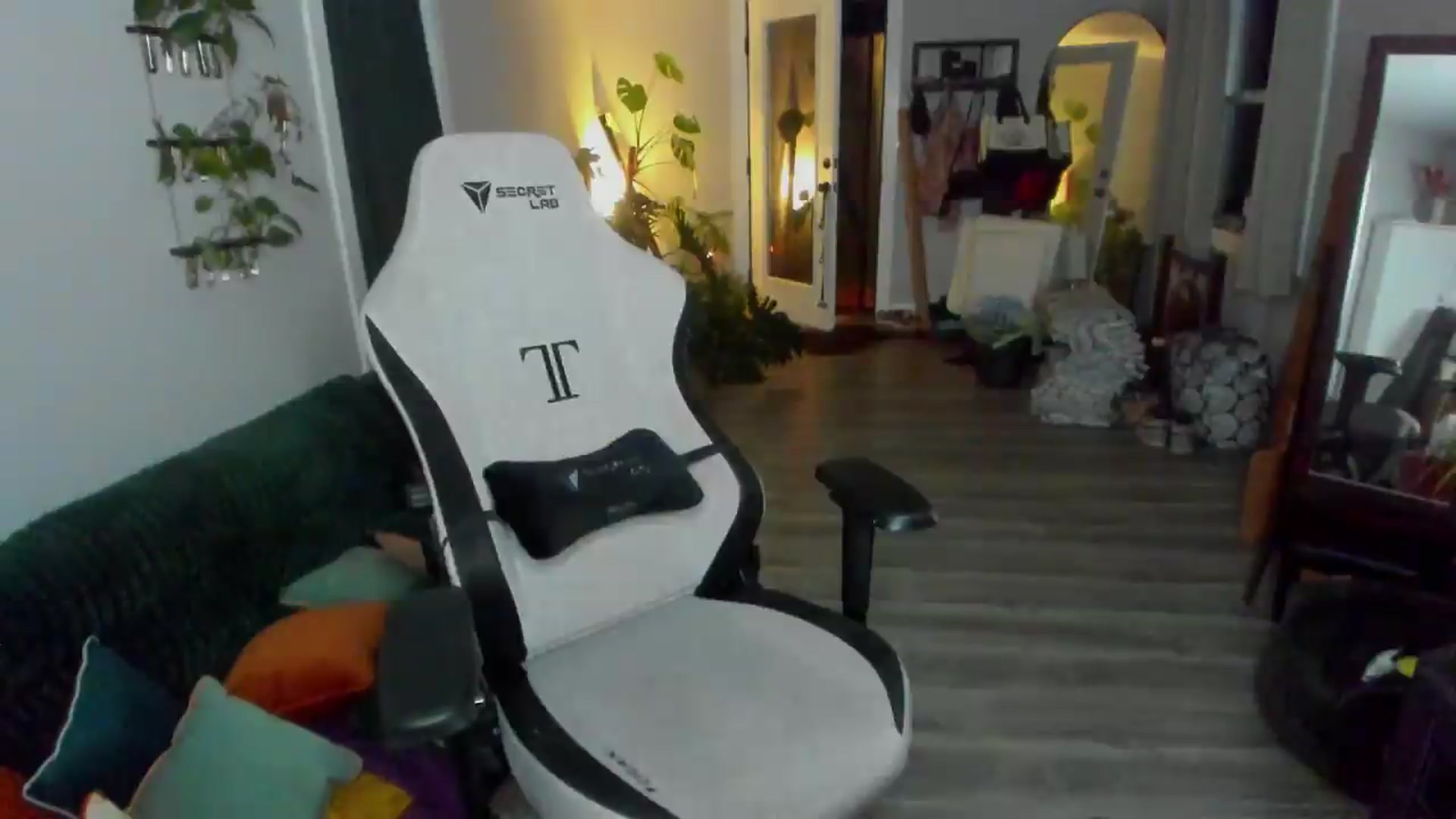 Gallery image thumbnail from She_is_Sam's myfreecams stream on, 05/30/2026, 05:02 image 17 of 20