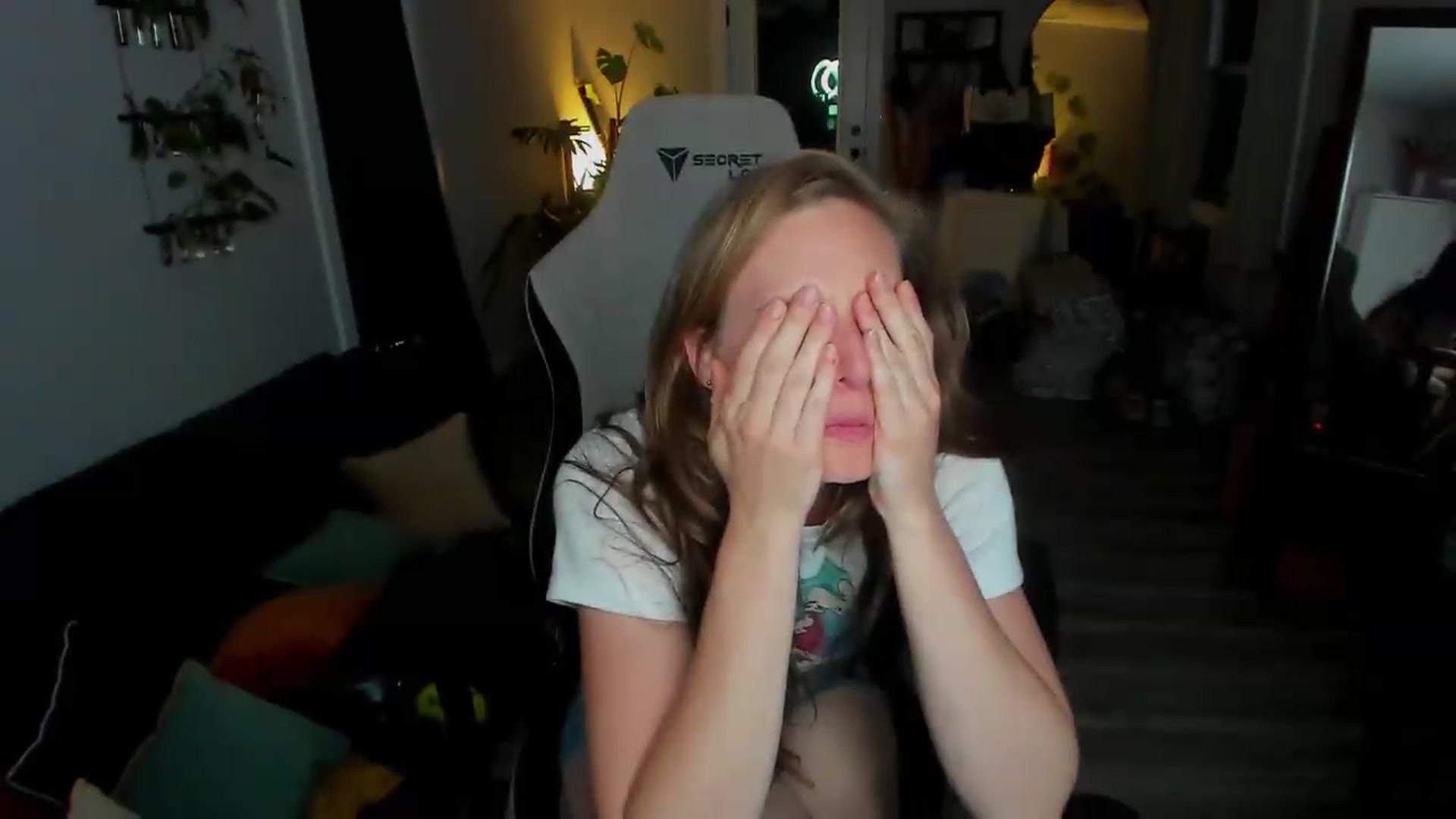 Gallery image thumbnail from She_is_Sam's myfreecams stream on, 05/30/2026, 05:02 image 3 of 20