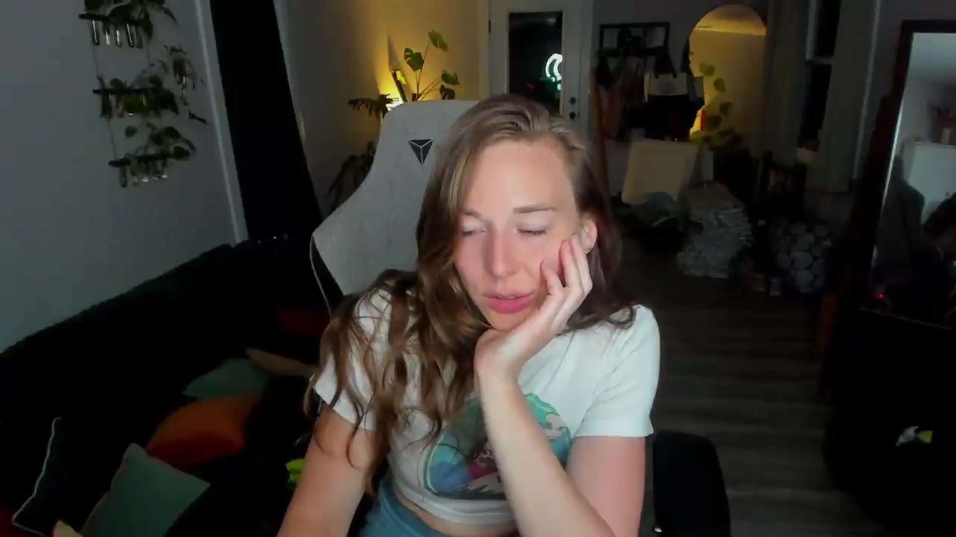 Gallery image thumbnail from She_is_Sam's myfreecams stream on, 05/30/2026, 05:02 image 18 of 20