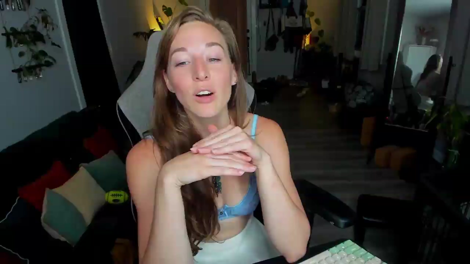Gallery image thumbnail from She_is_Sam's myfreecams stream on, 06/01/2026, 05:49 image 1 of 20