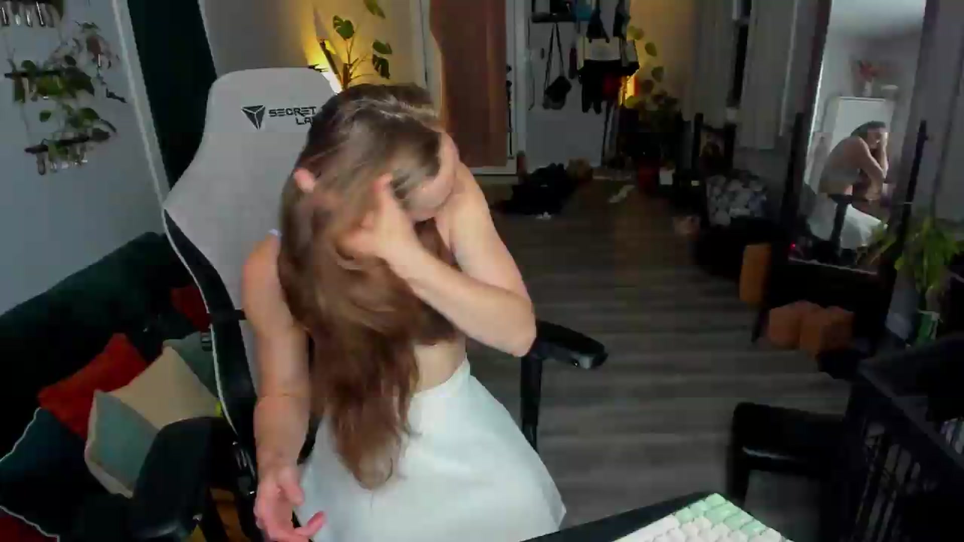 Gallery image thumbnail from She_is_Sam's myfreecams stream on, 06/01/2026, 05:49 image 9 of 20