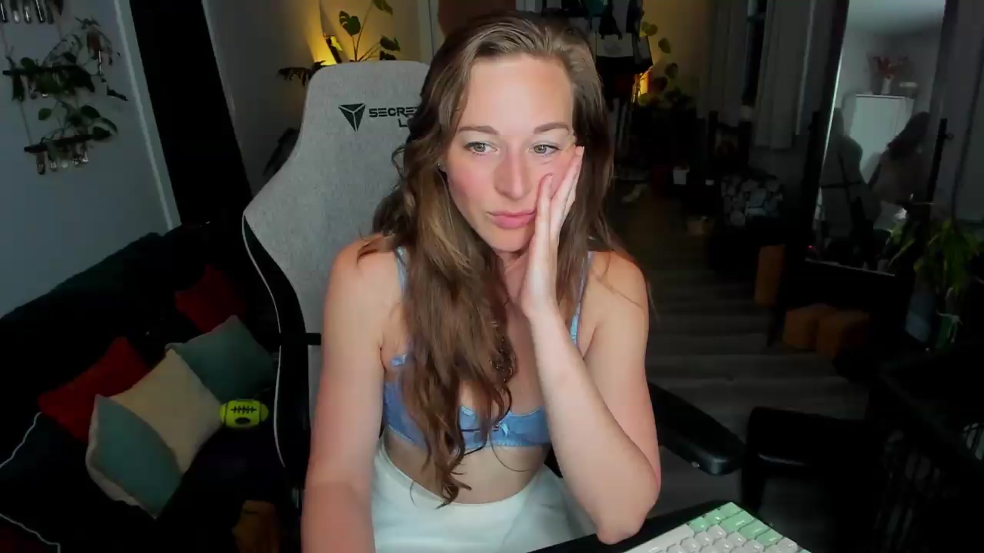 Gallery image thumbnail from She_is_Sam's myfreecams stream on, 06/01/2026, 05:49 image 2 of 20