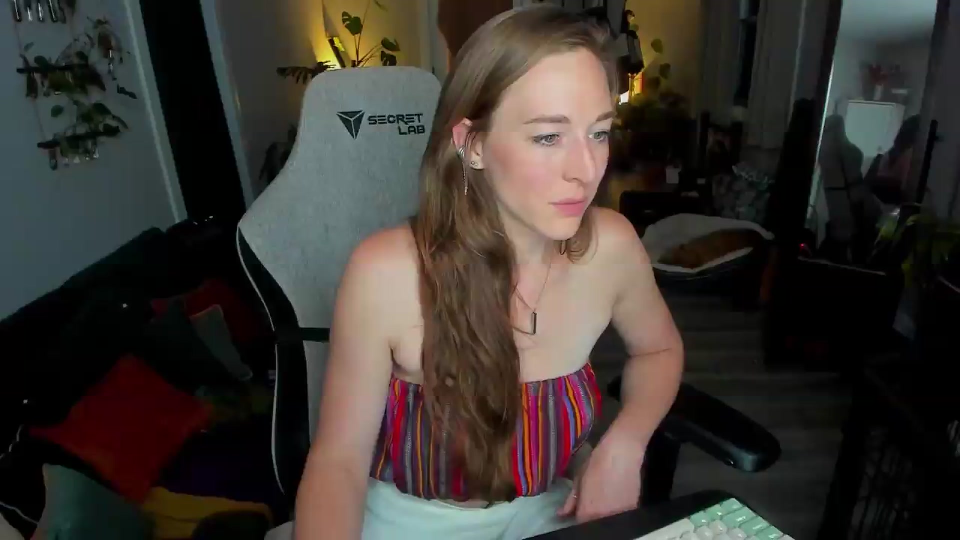 Gallery image thumbnail from She_is_Sam's myfreecams stream on, 06/03/2026, 05:01 image 12 of 20