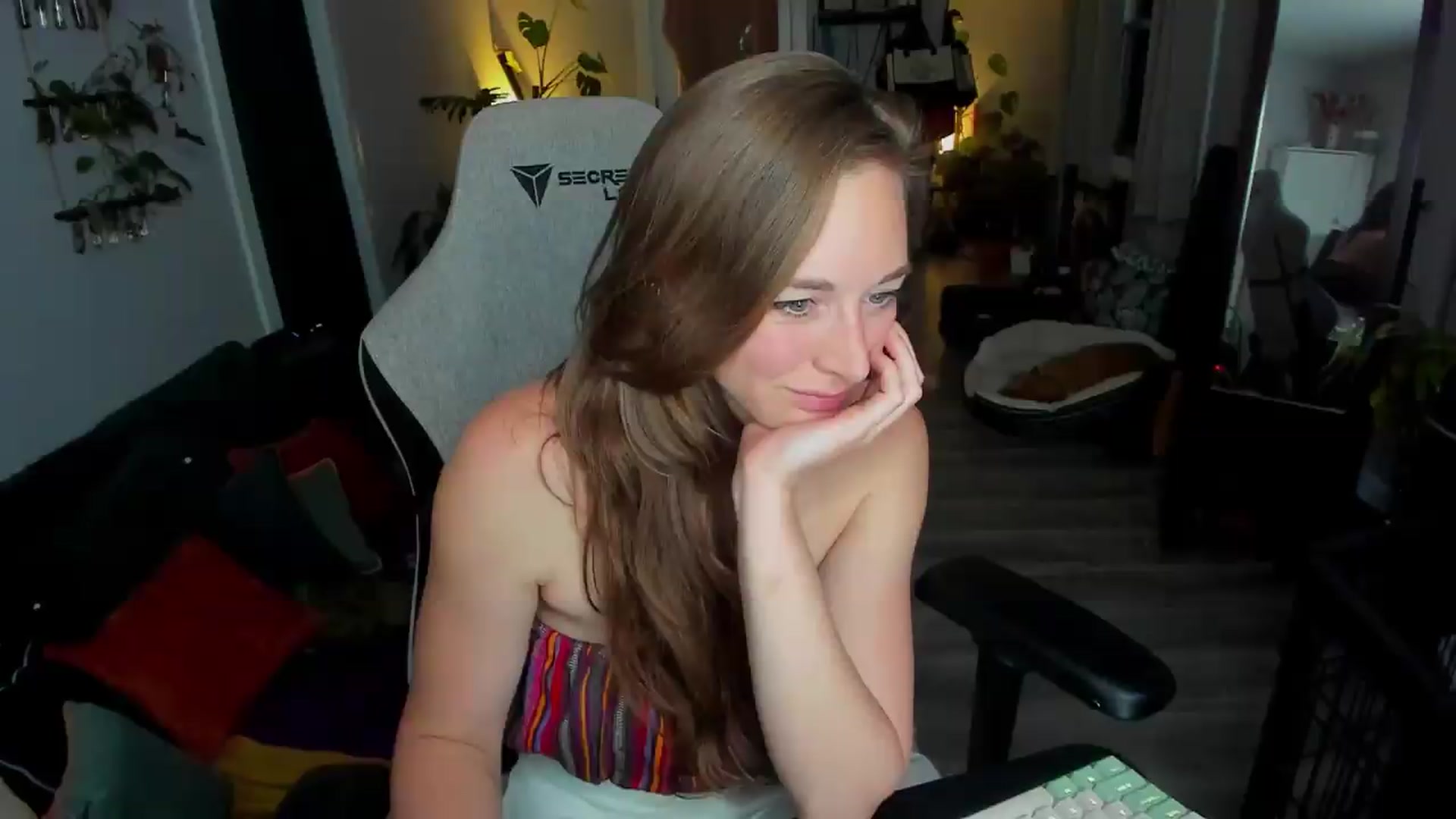 Gallery image thumbnail from She_is_Sam's myfreecams stream on, 06/03/2026, 05:01 image 11 of 20