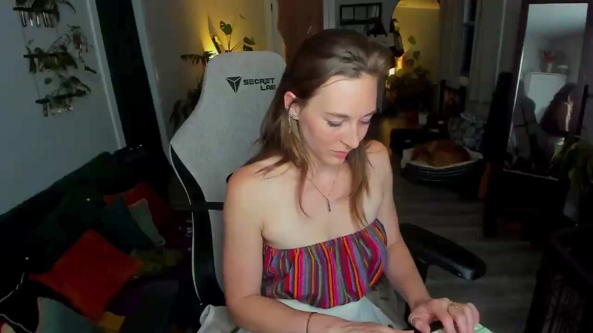 Gallery image thumbnail from She_is_Sam's myfreecams stream on, 06/03/2026, 05:41 image 17 of 20
