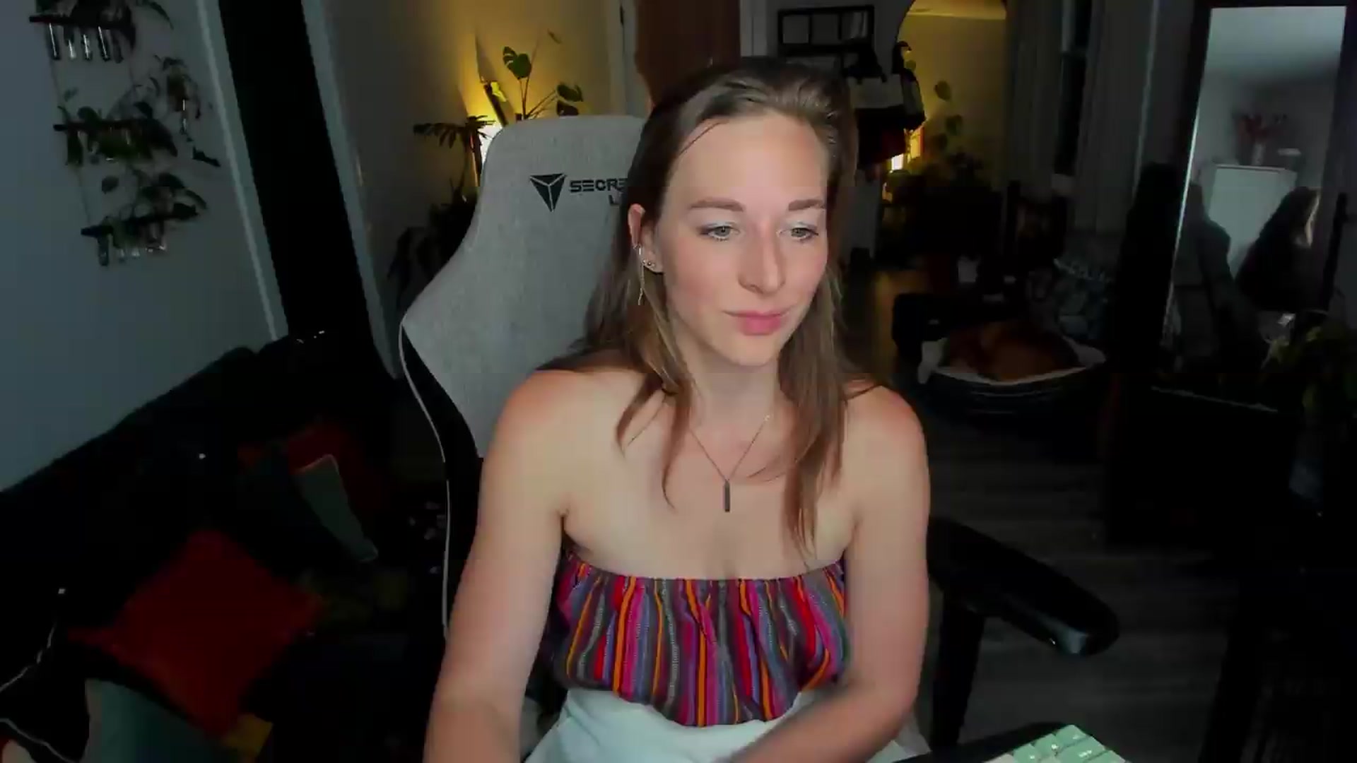 Gallery image thumbnail from She_is_Sam's myfreecams stream on, 06/03/2026, 05:41 image 19 of 20